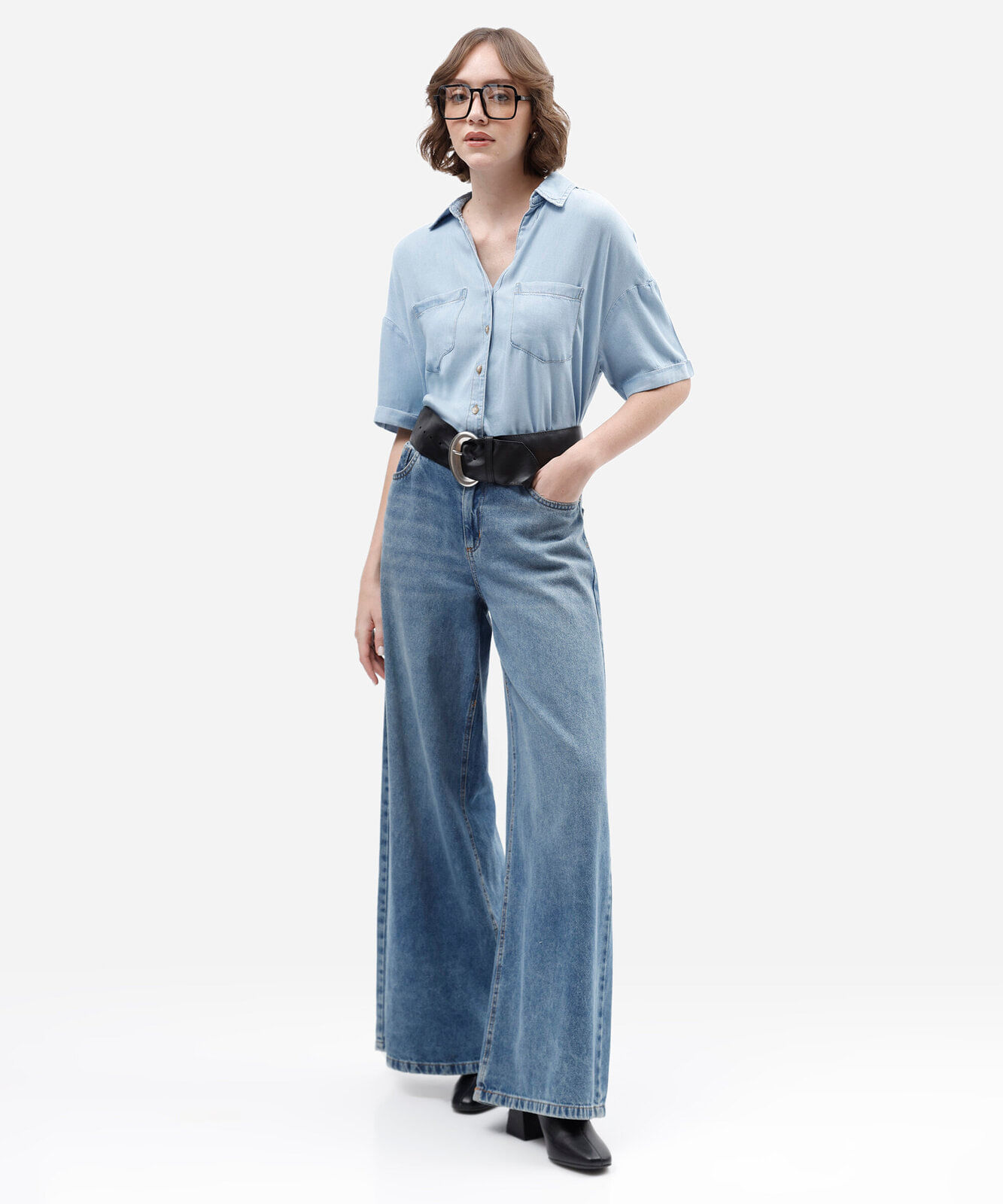 camisa box feminina jeans manga curta com bolsos azul