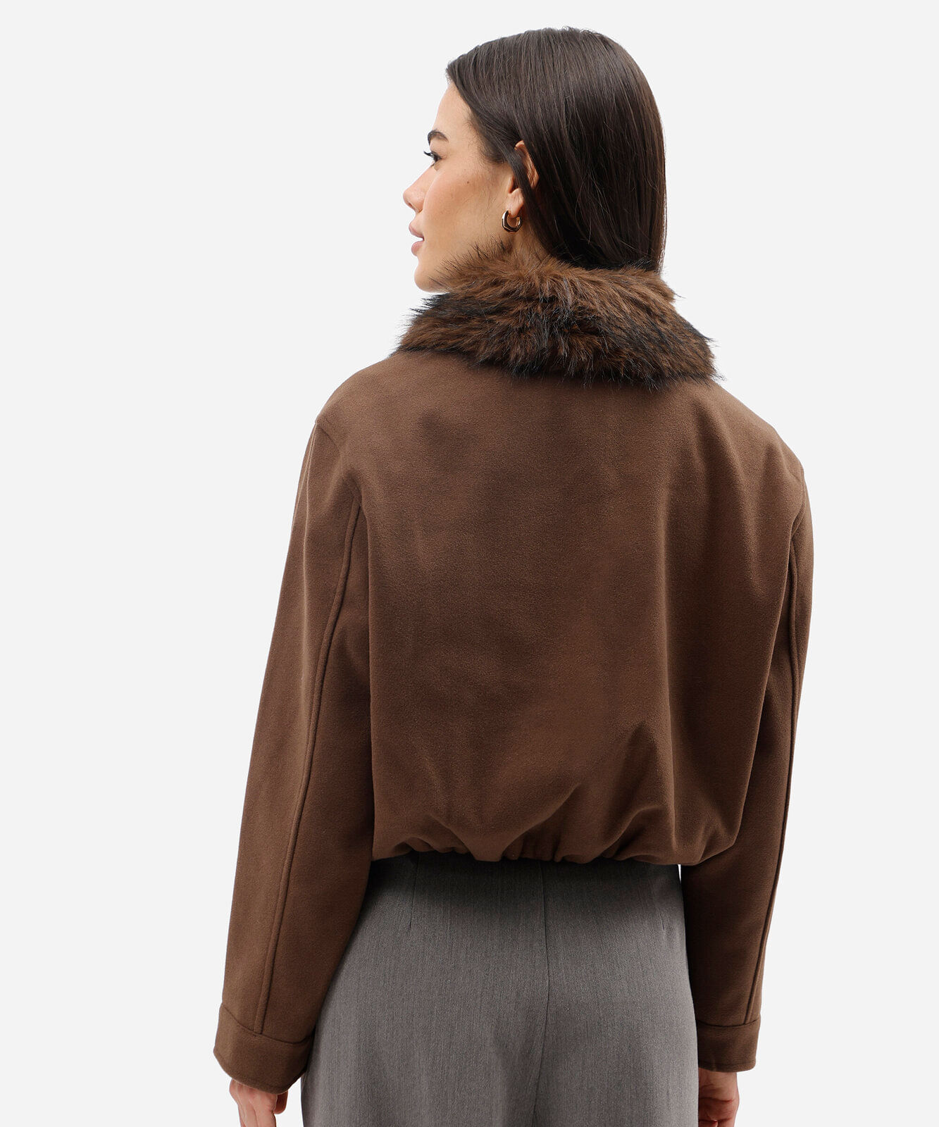 jaqueta bomber feminina gola de pelúcia texturizada marrom