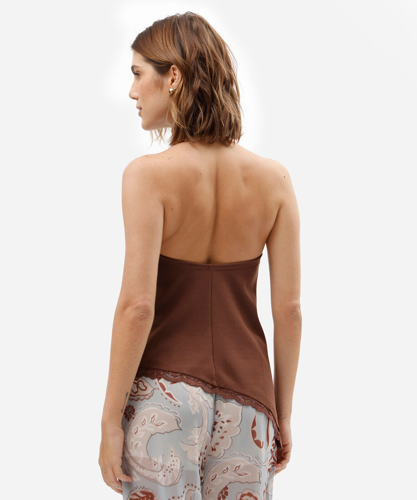 blusa assimétrica feminina halterneck com renda marrom