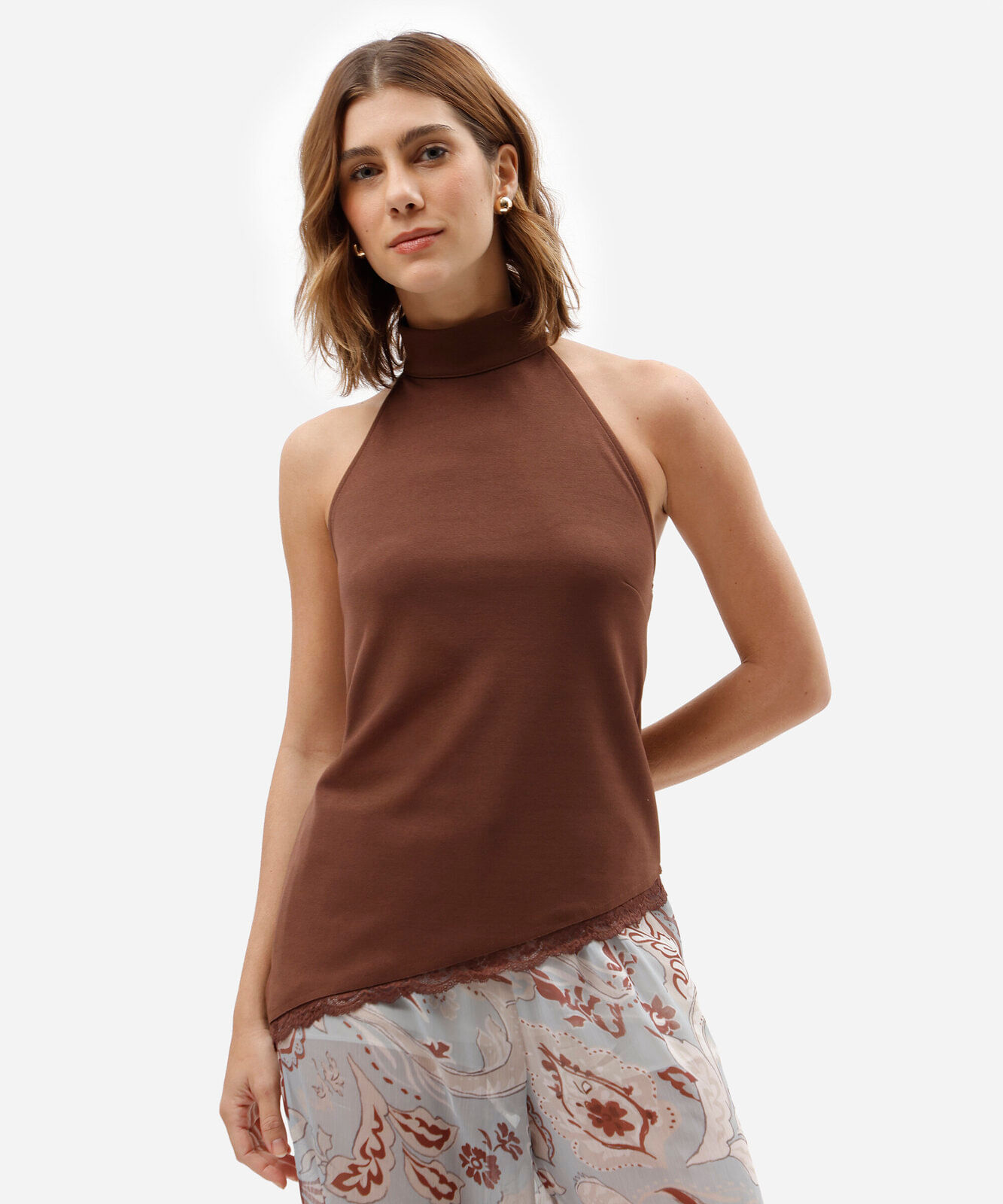 blusa assimétrica feminina halterneck com renda marrom