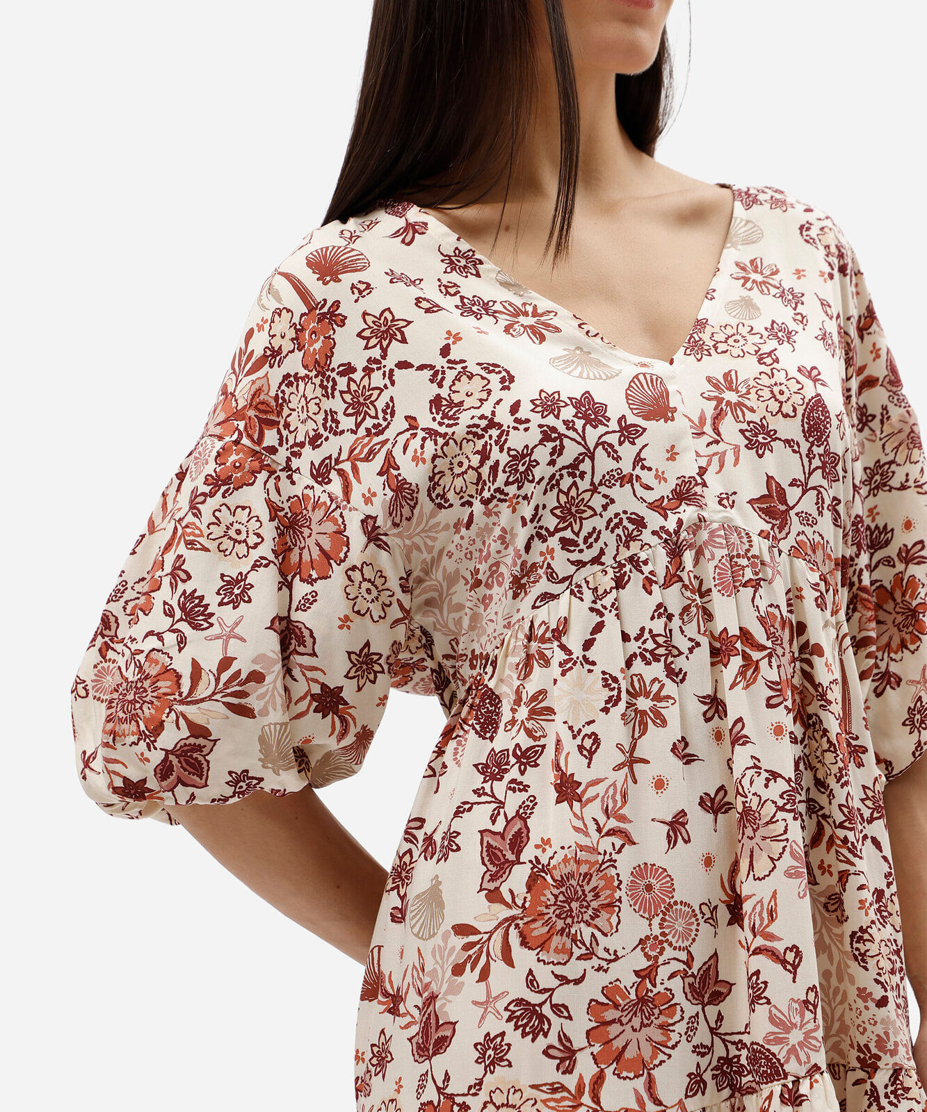 vestido curto feminino de viscose com recortes floral bege