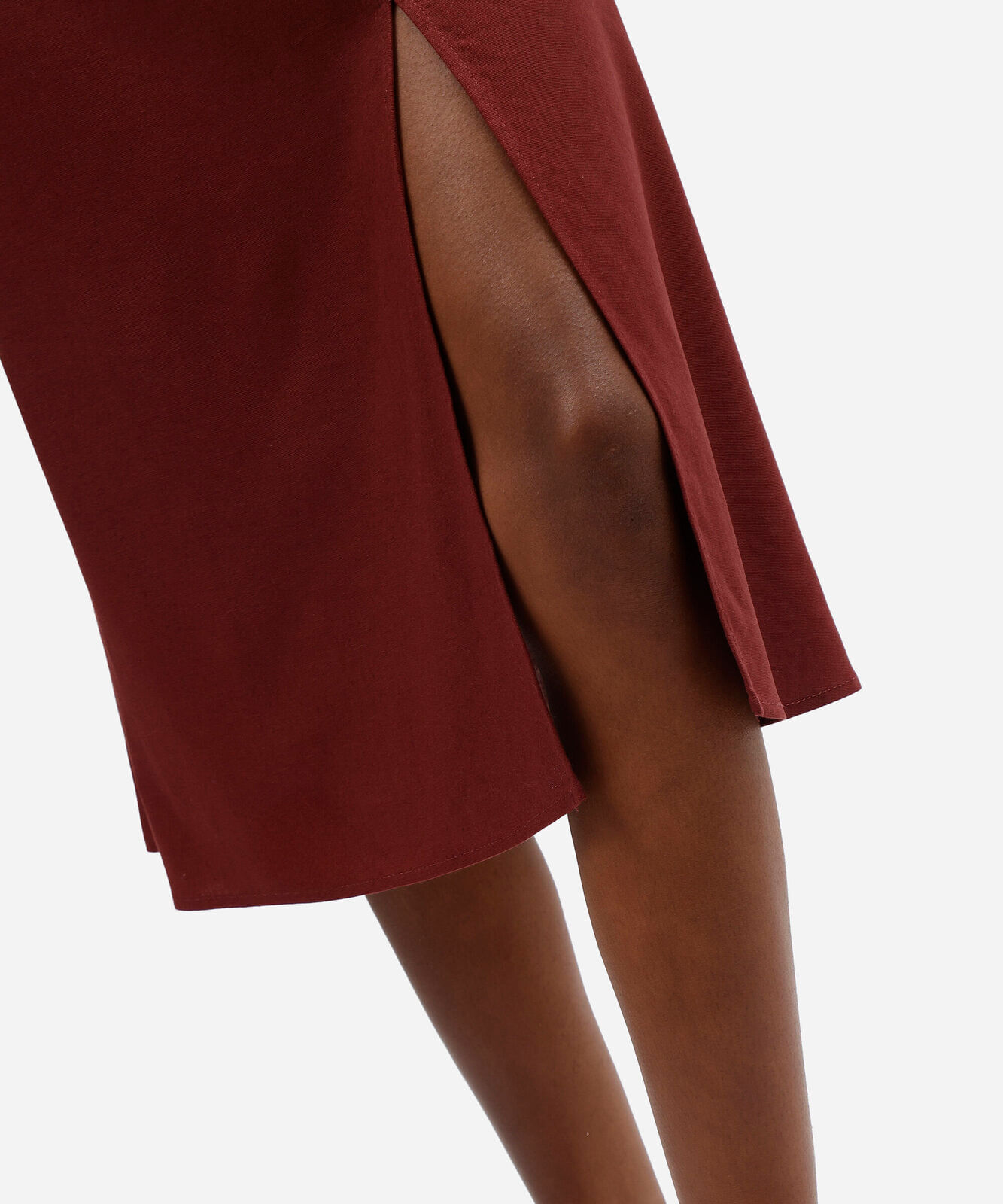 vestido midi com linho decote quadrado vinho