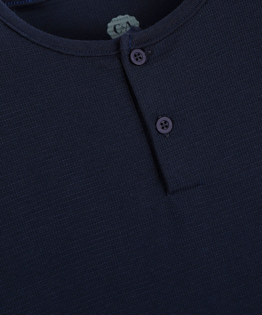 camiseta infantil com algodão gola henley manga longa azul