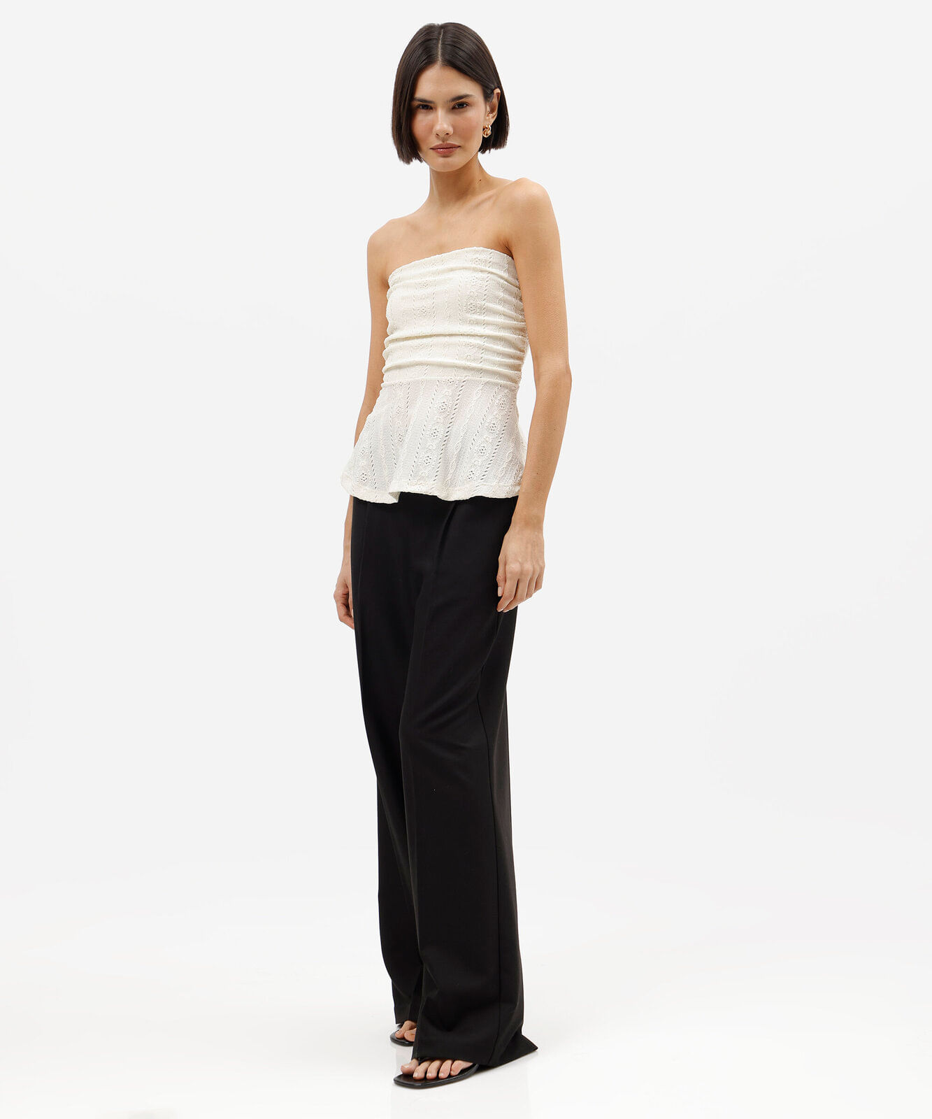 blusa peplum feminina sem alça de laise off white