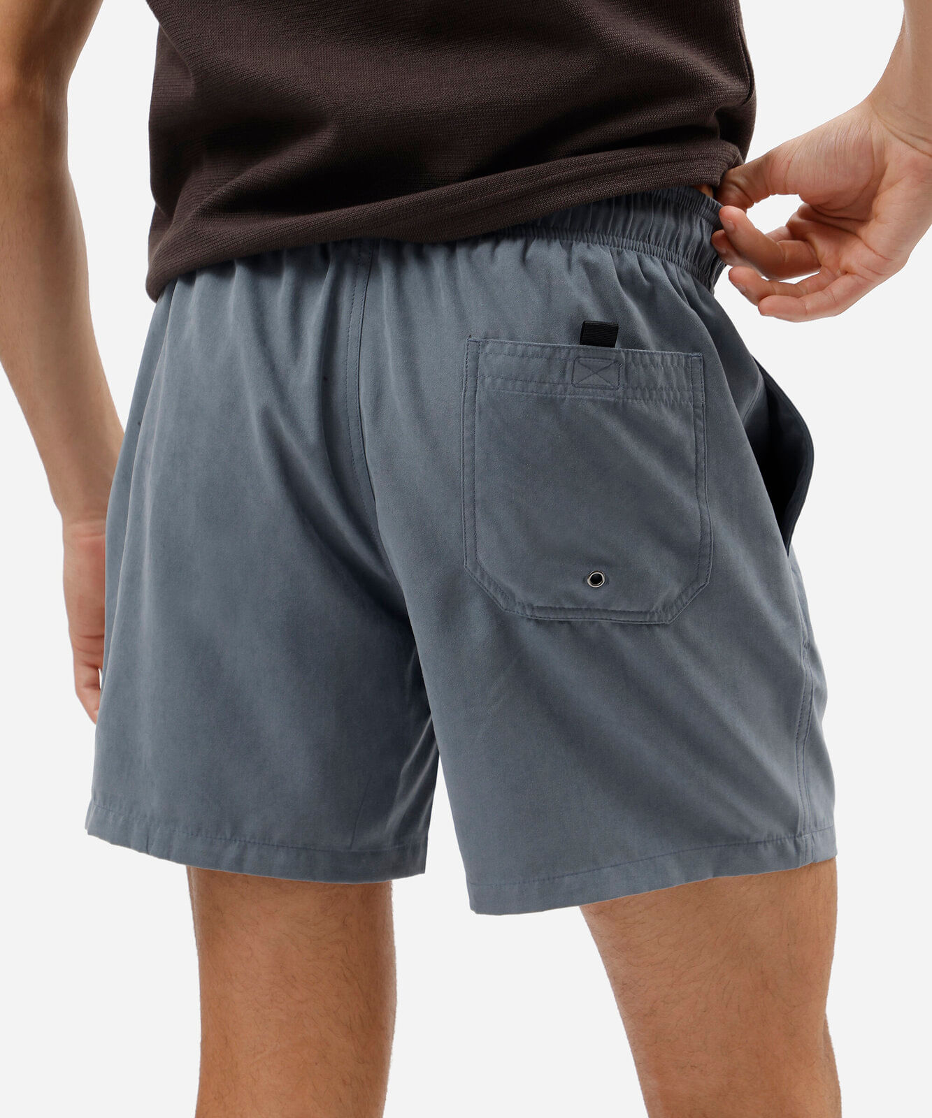 bermuda masculina em suede com bolsos elástico e cordão cinza