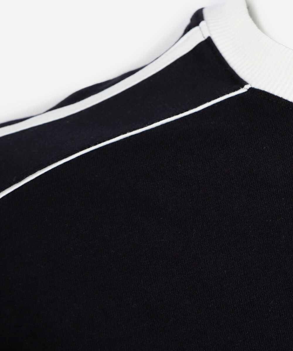 camiseta comfort juvenil manga curta bicolor preta