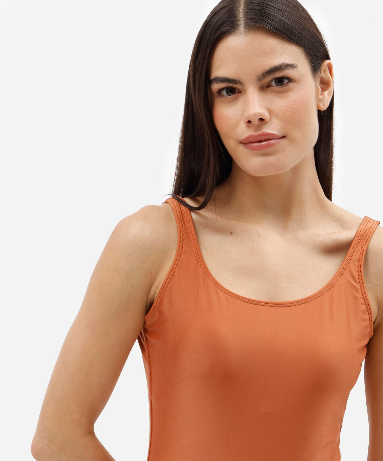 maiô feminino decote redondo marrom