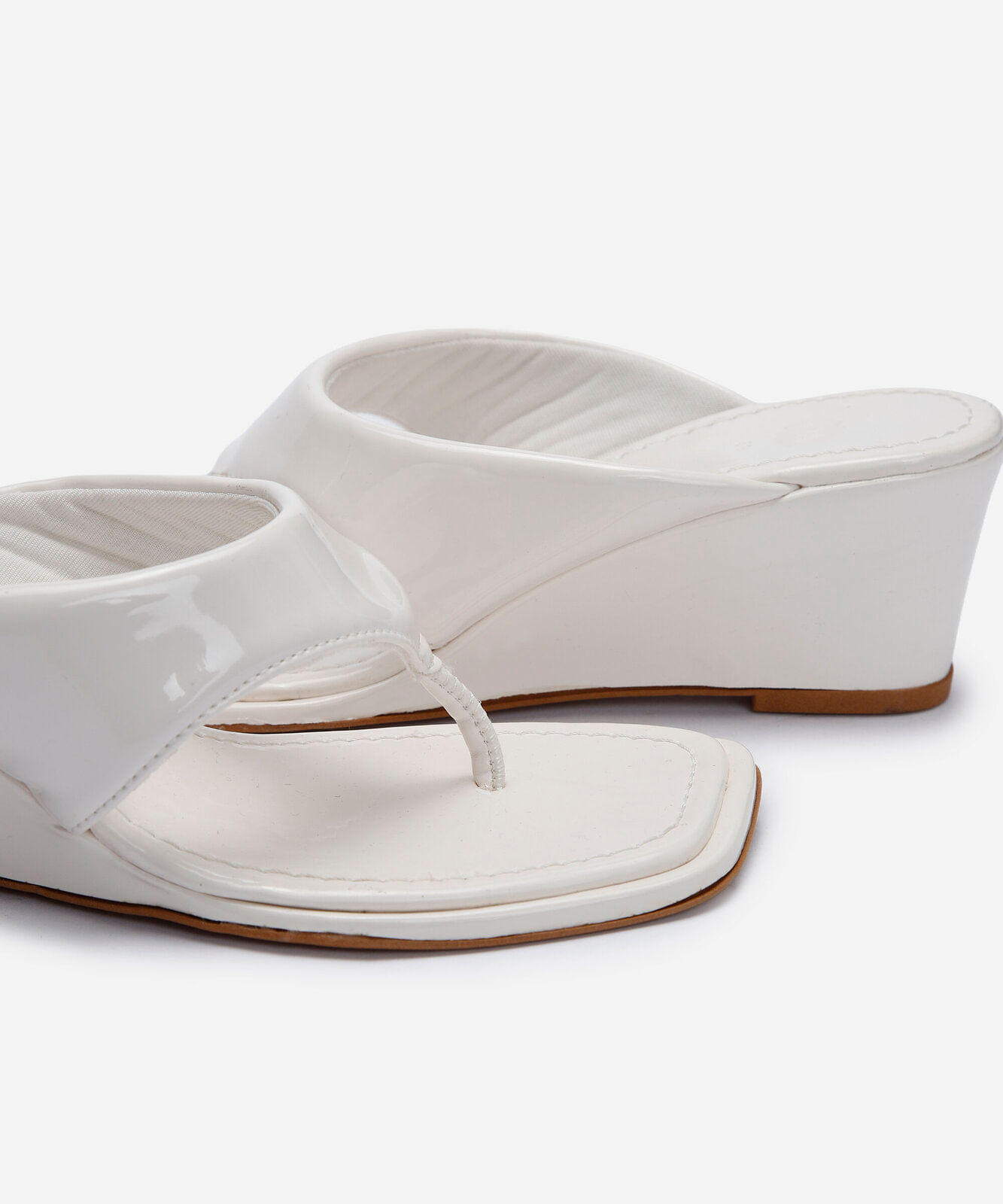 tamanco bico quadrado anabela off white