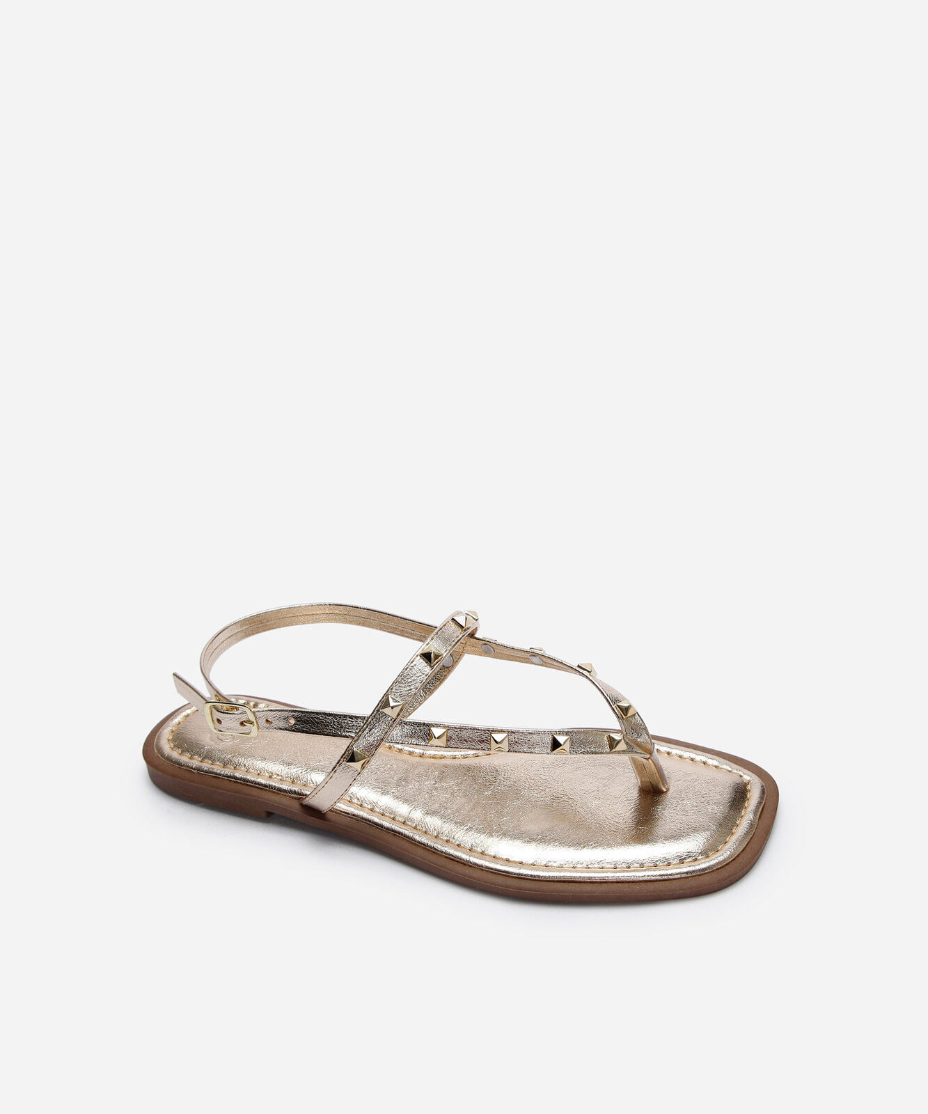 rasteirinha bico quadrado com tachas dourada