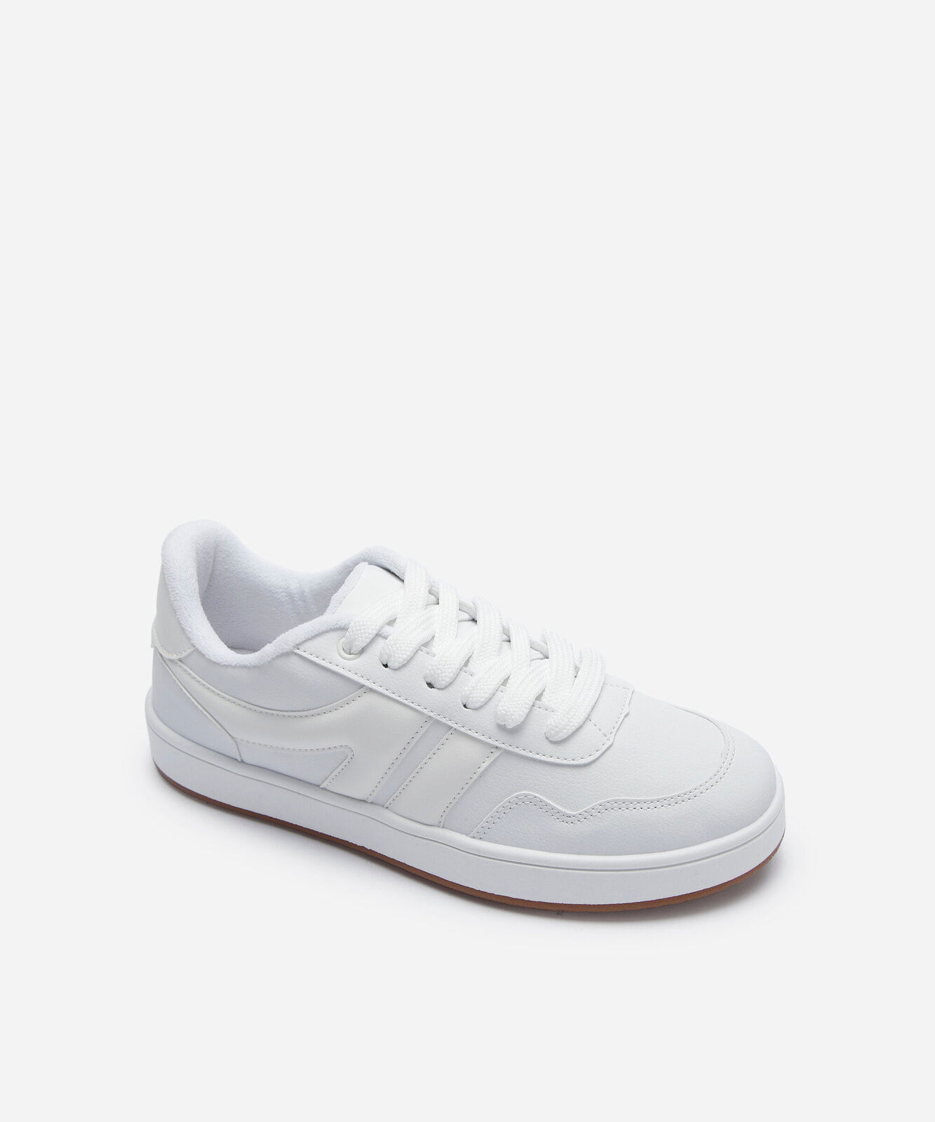 tênis casual com recortes branco