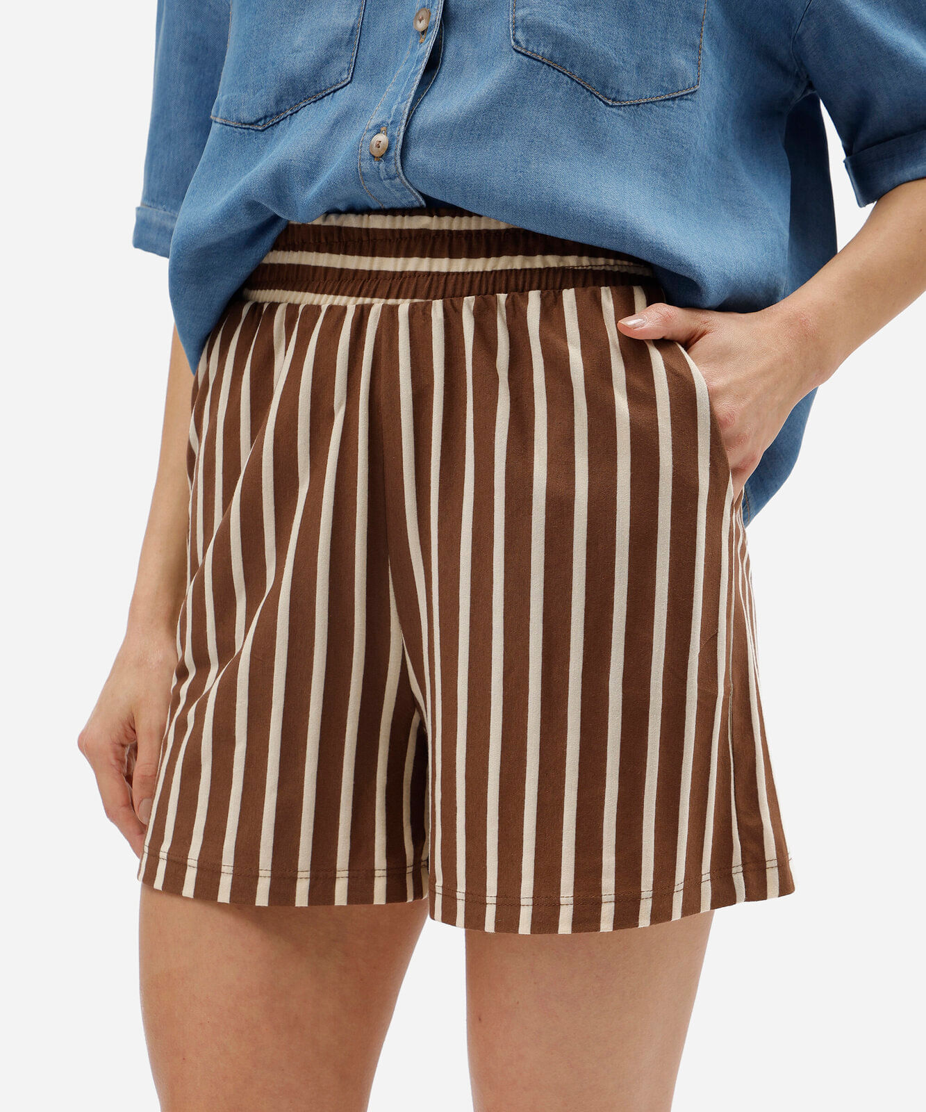 short feminino com algodão cós elástico listrado marrom