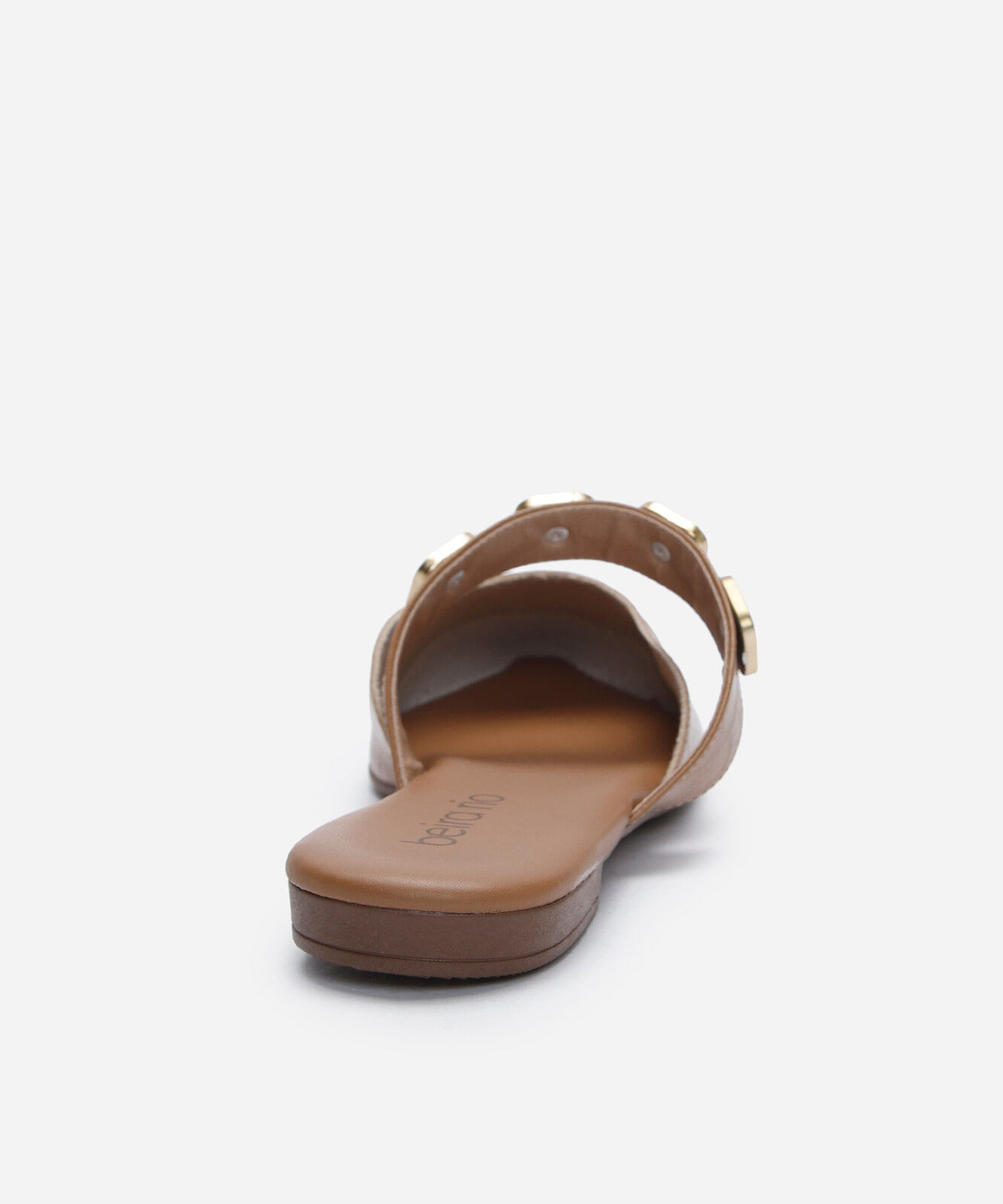 mule bico fino com detalhes marrom