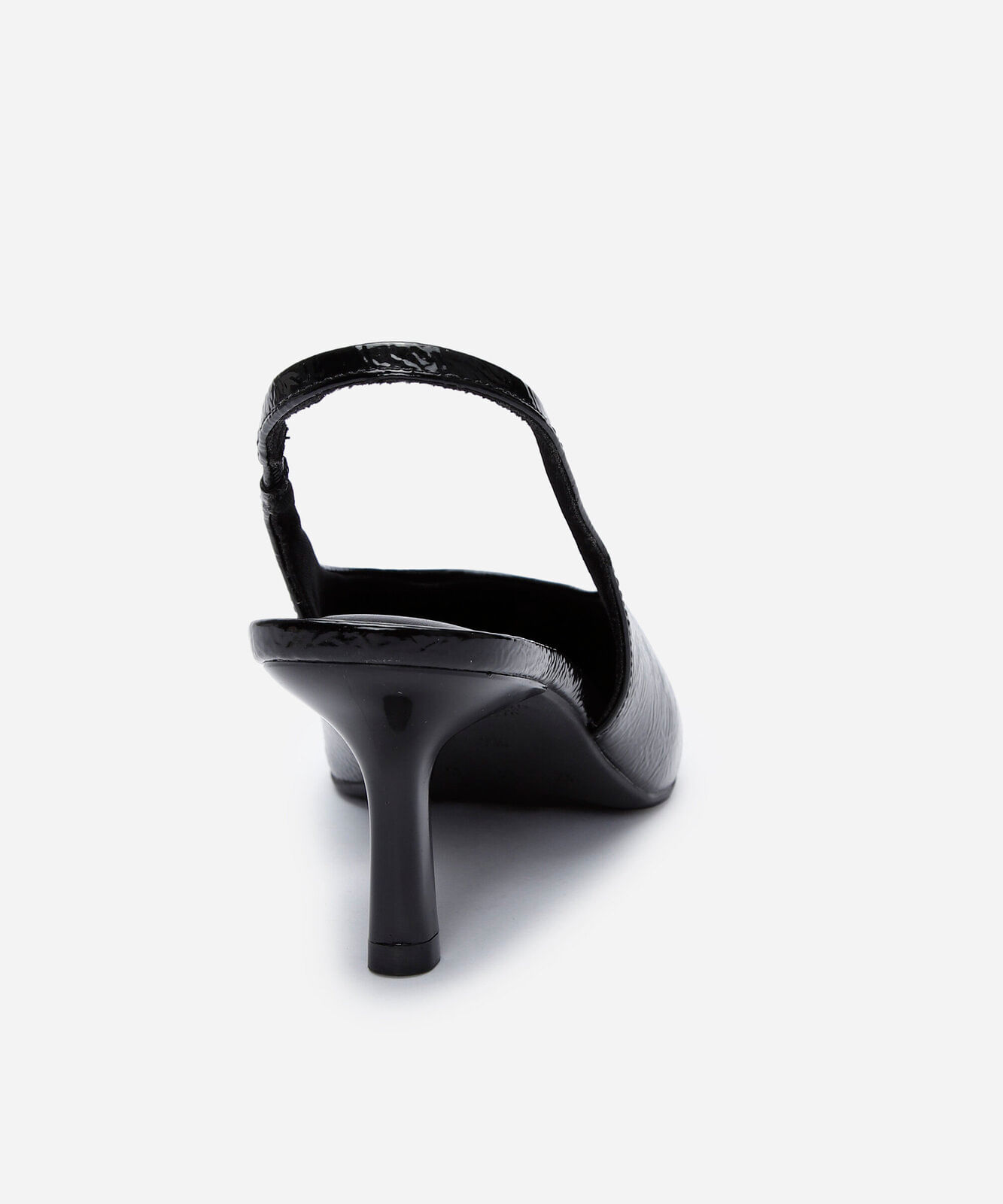 scarpin slingback bico fino salto médio preto