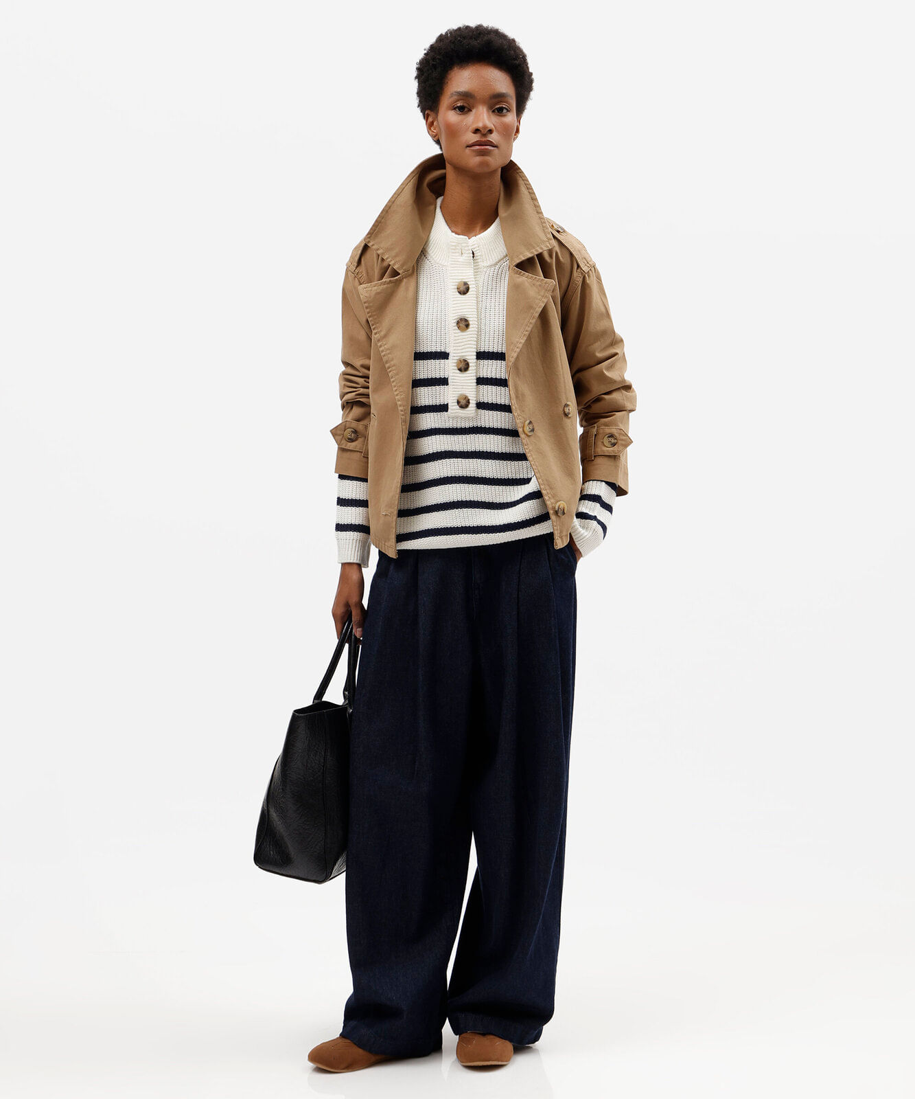 suéter feminino de tricot com botões listrado off white