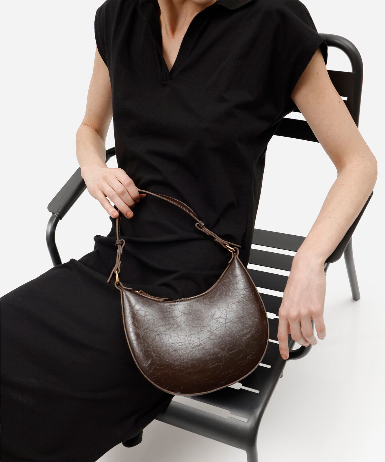 bolsa baguete alça fina marrom