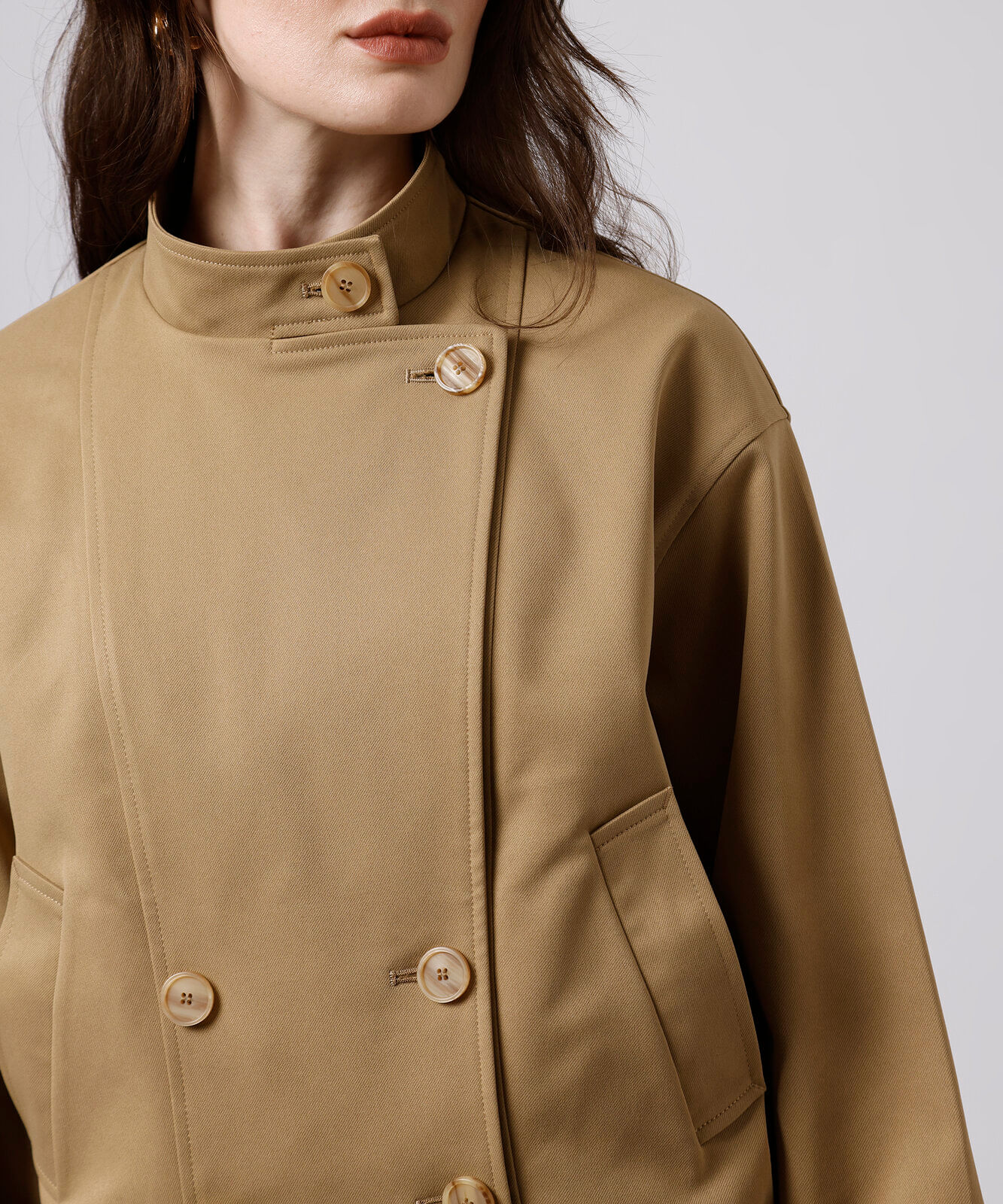 jaqueta trench coat feminina gola alta mindset bege