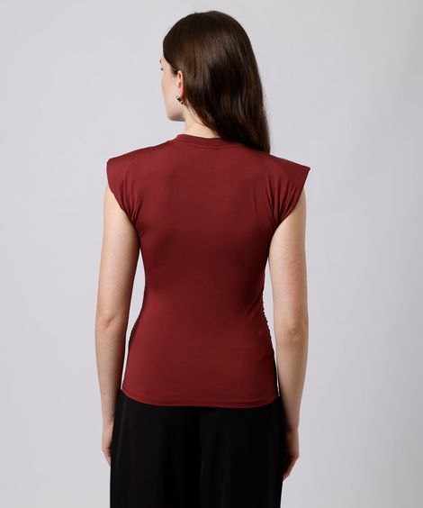 blusa feminina com ombreiras e faixa franzida mindset vinho