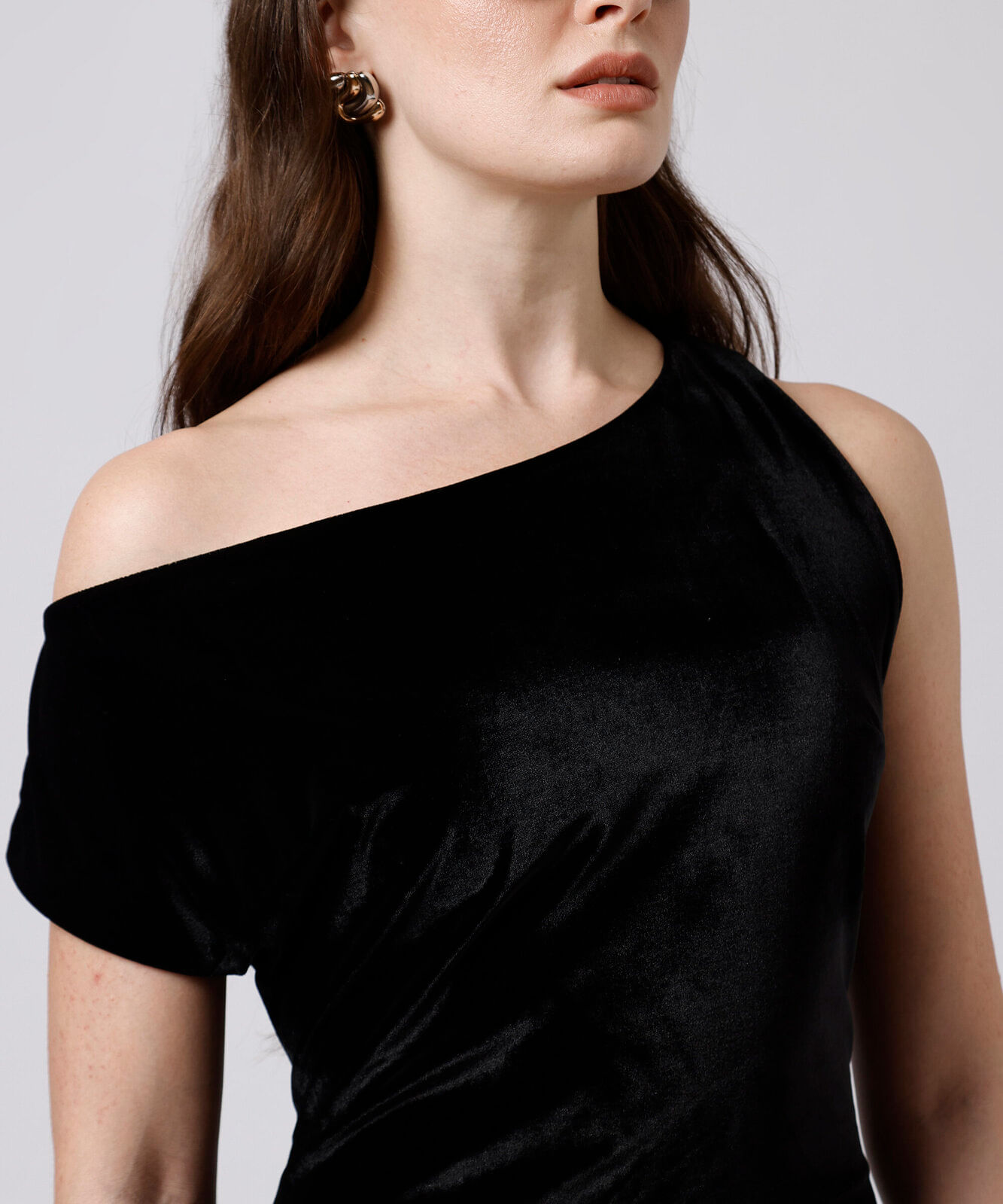 vestido longo feminino de veludo assimétrico mindset preto