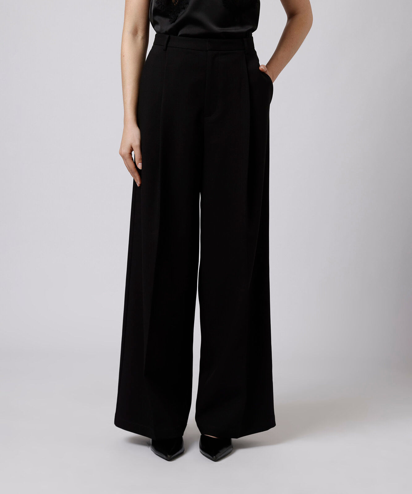 calça wide leg de alfaiataria feminina com pregas mindset preta