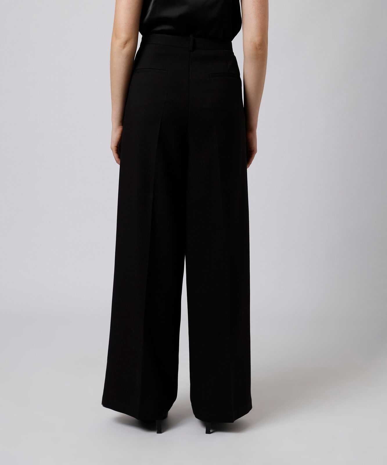 calça wide leg de alfaiataria feminina com pregas mindset preta