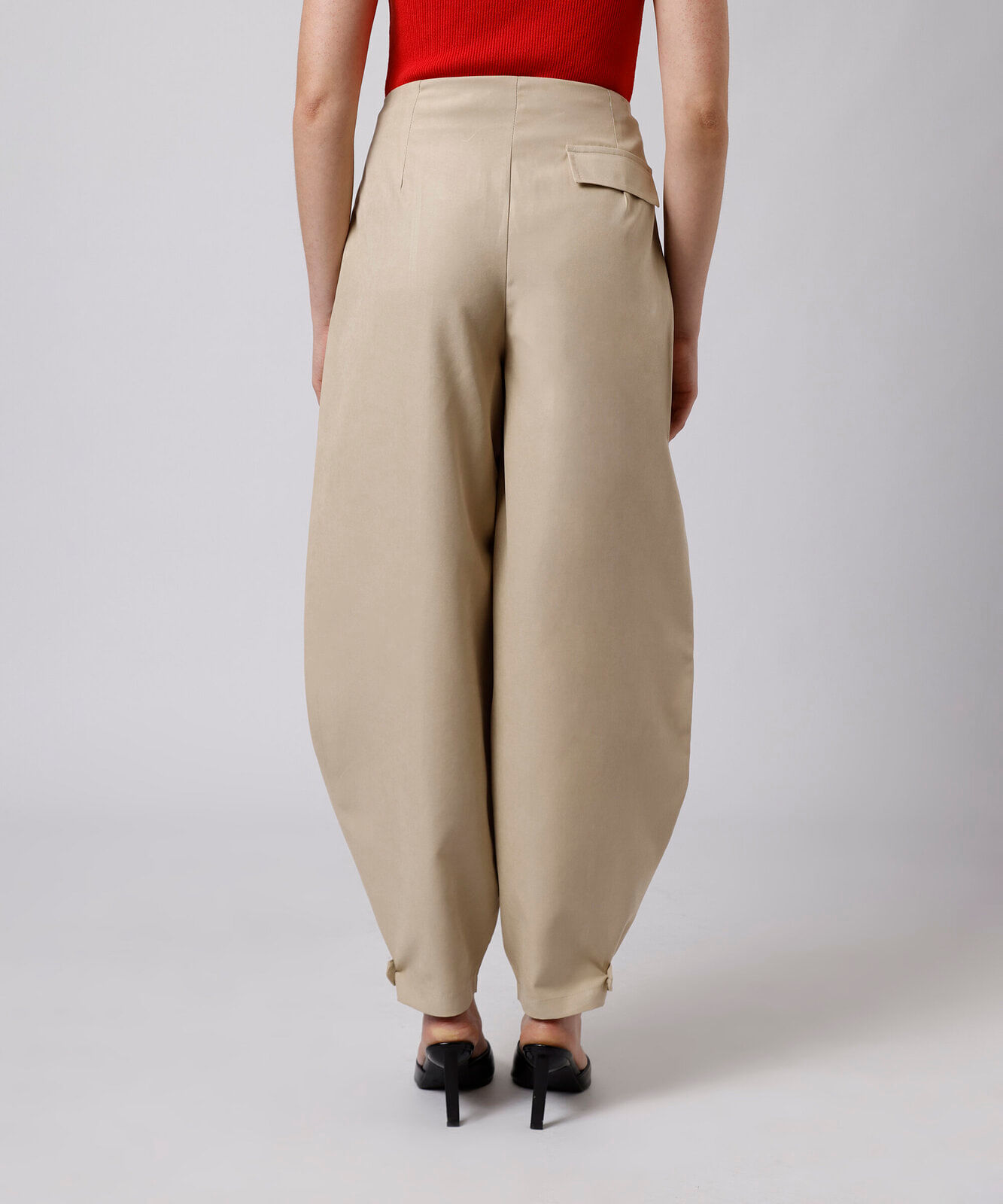 calça balloon de alfaiataria feminina com martingales mindset bege