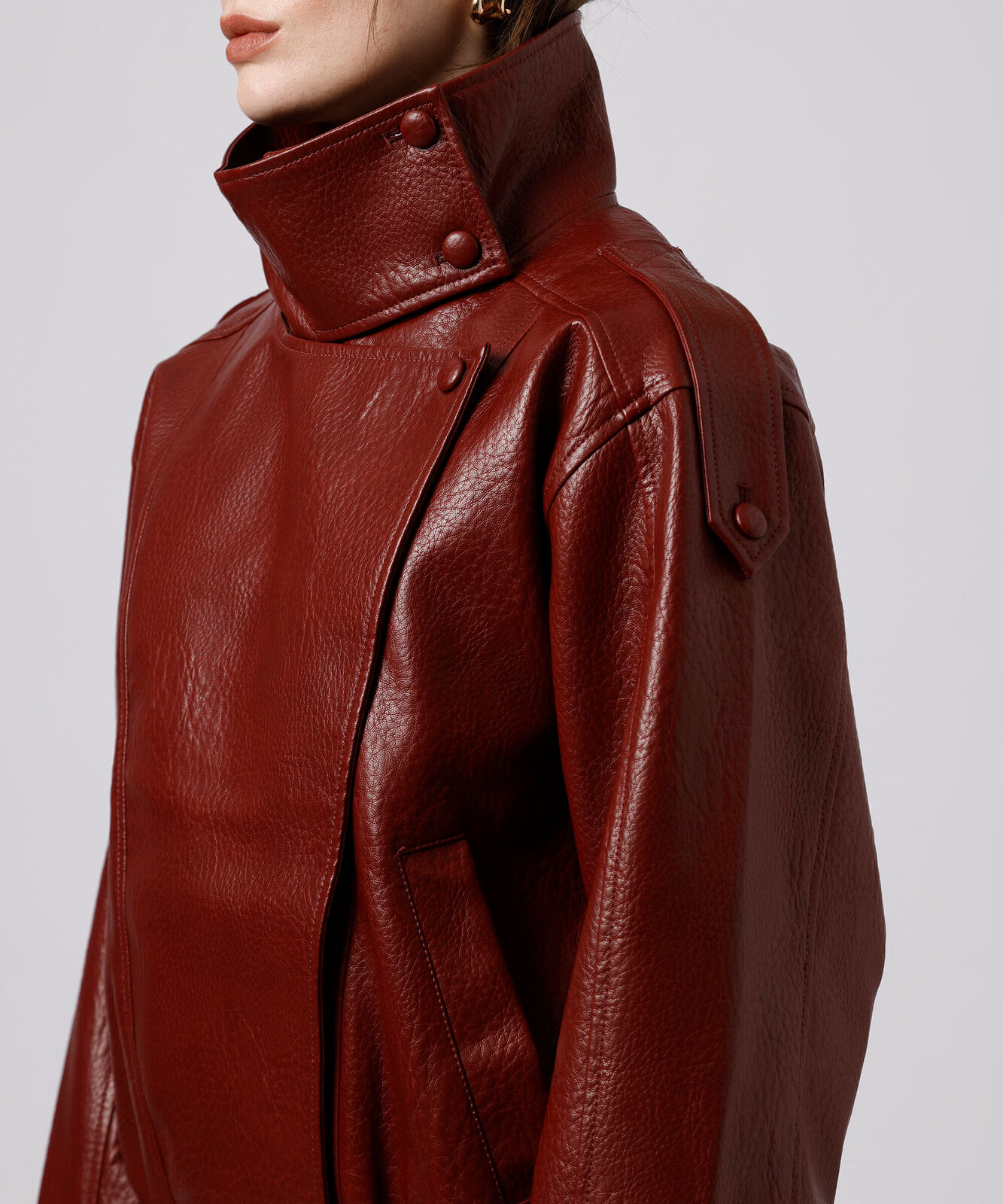 jaqueta funnel neck feminina de poliuretano mindset vinho