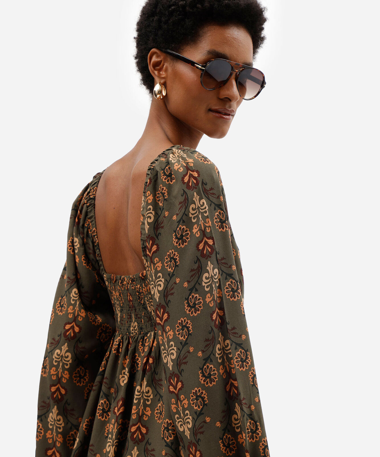 vestido curto feminino de viscose manga longa floral verde