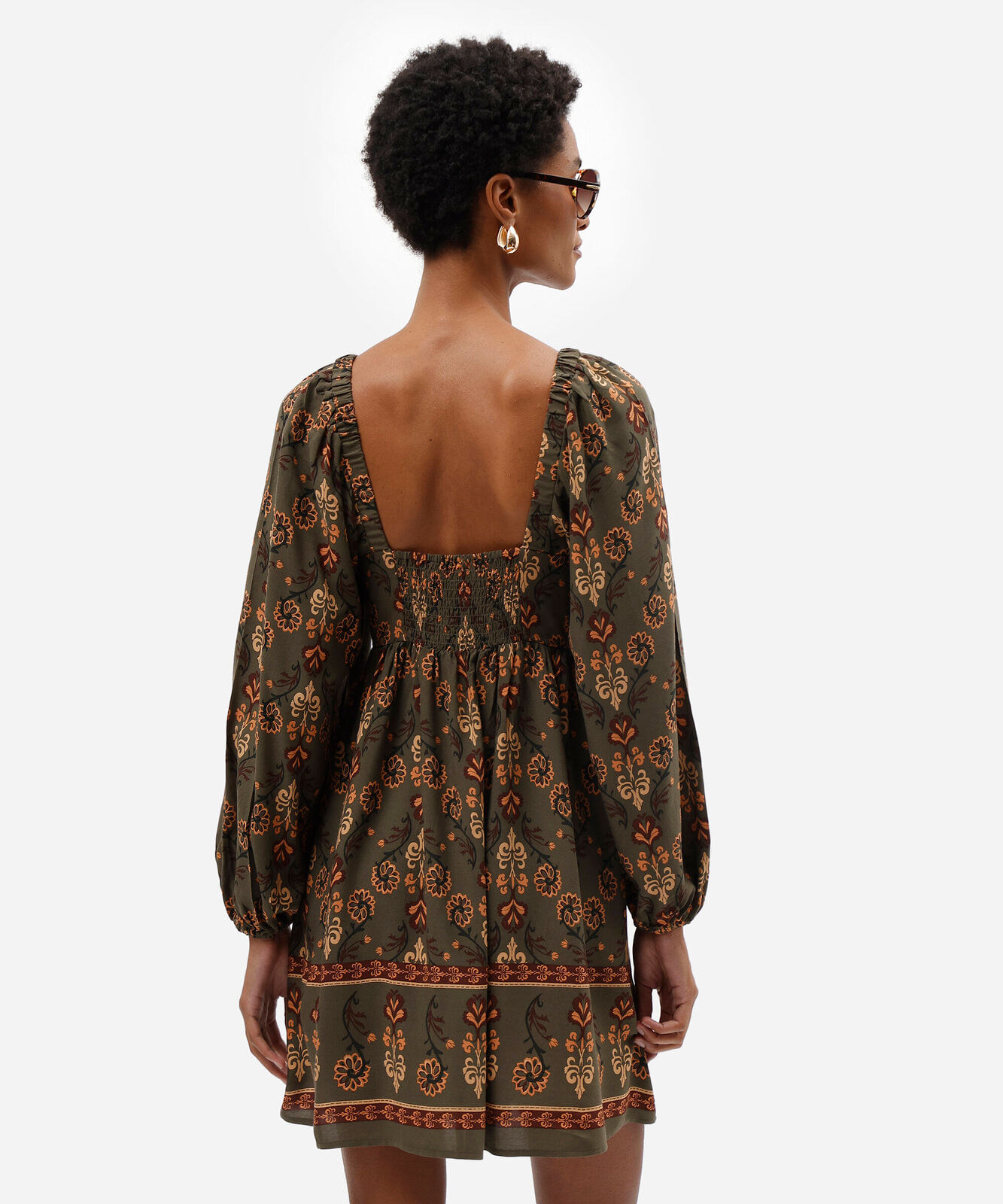 vestido curto feminino de viscose manga longa floral verde