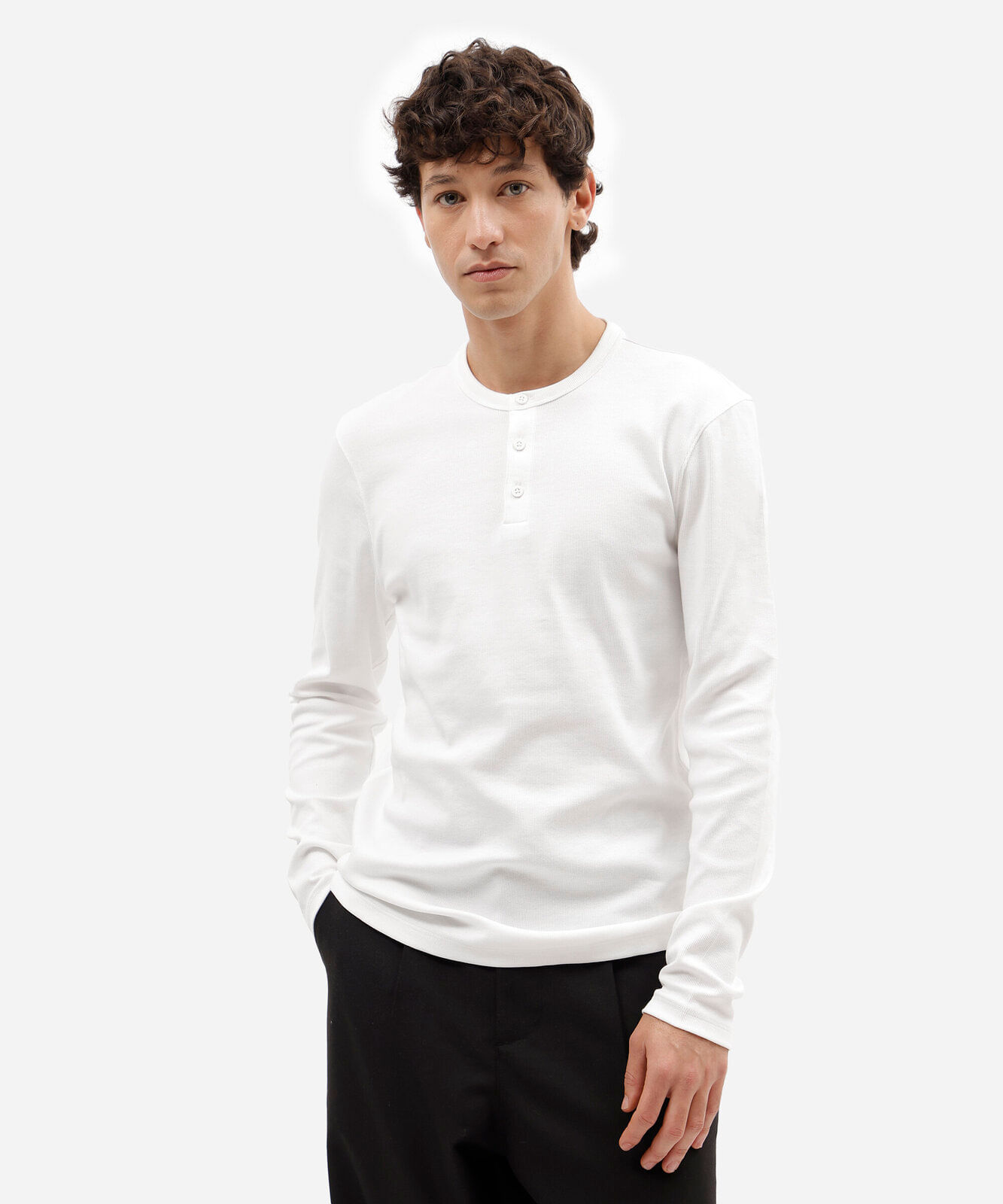 camiseta slim fit de algodão peruano gola henley manga longa branca