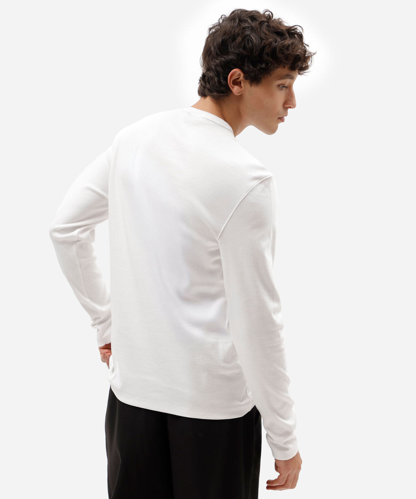 camiseta slim fit de algodão peruano gola henley manga longa branca
