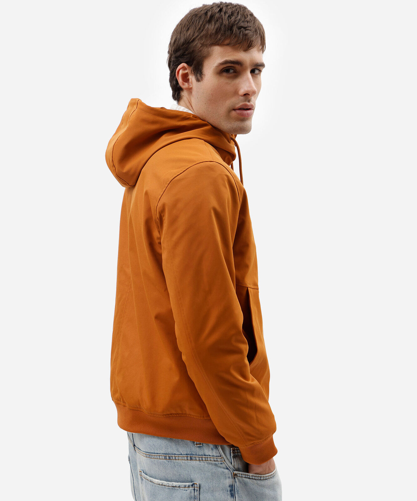 jaqueta masculina com bolsos e capuz laranja