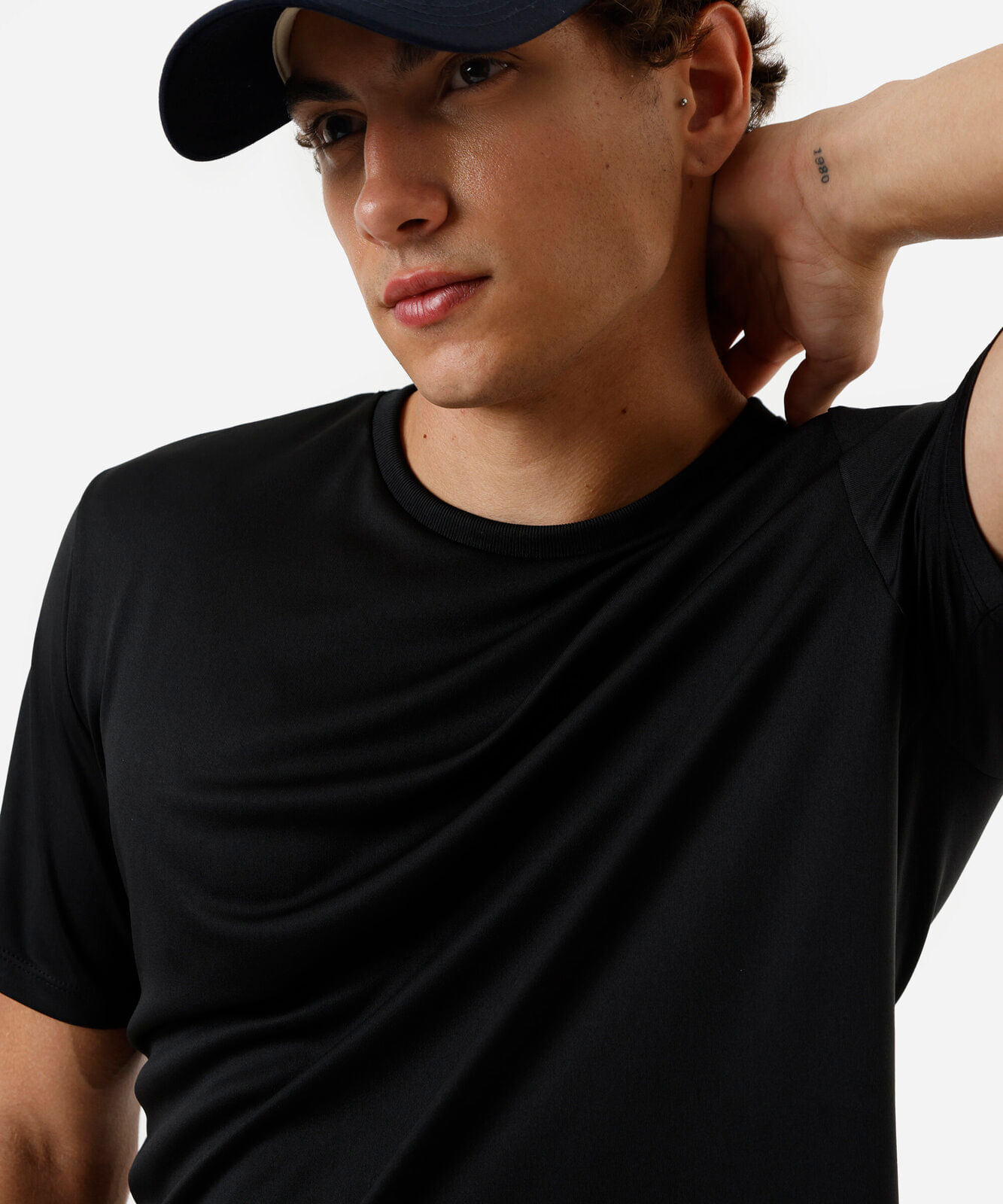 camiseta esportiva masculina preta