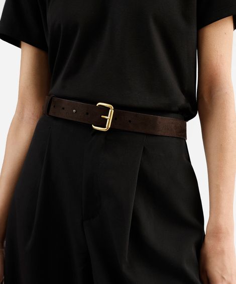 cinto de suede com fivela quadrada marrom