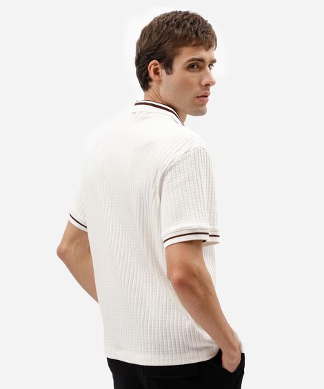 polo box fit masculina texturizada com bordado texturizada off white