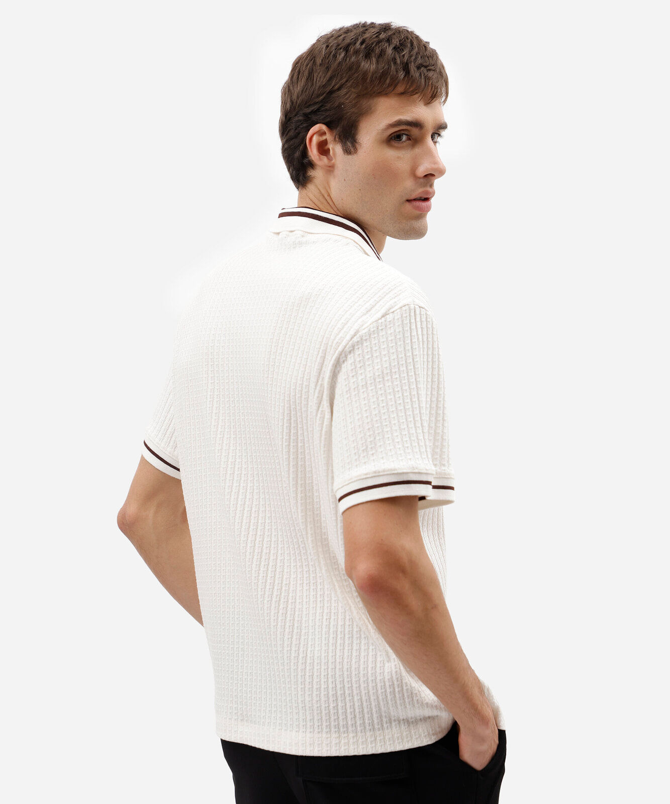 polo box fit masculina texturizada com bordado texturizada off white
