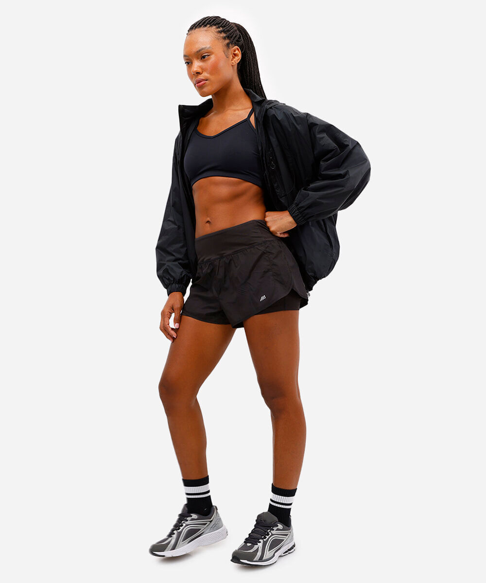 short running com forro e bolso esportivo preto