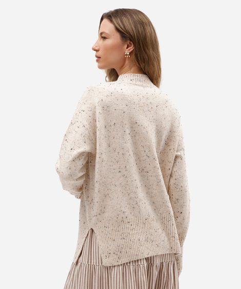 suéter feminino de tricot gola alta com fendas bege