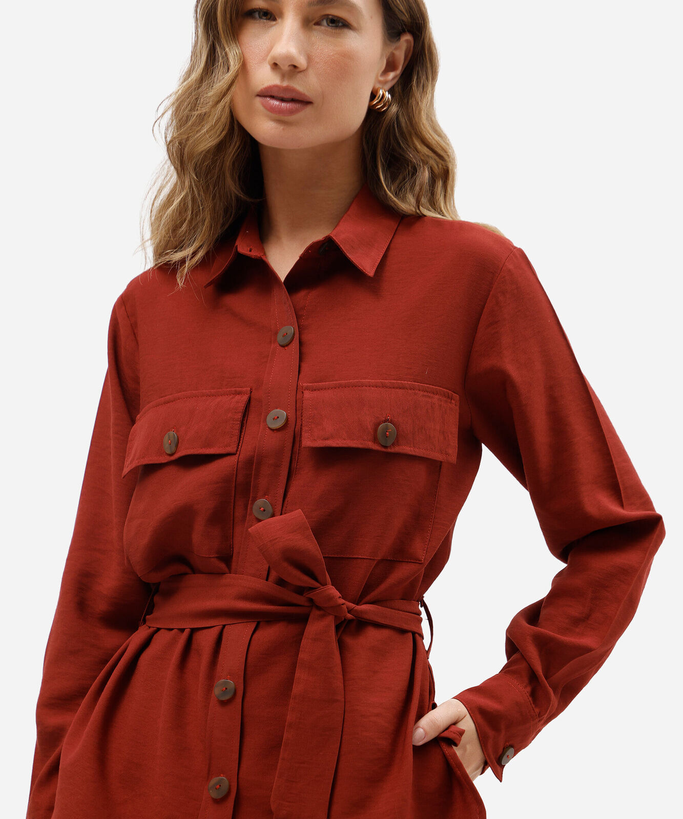 camisa feminina com viscose manga longa e amarração vinho