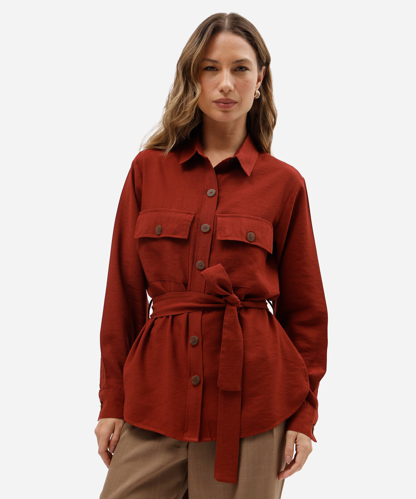 camisa feminina com viscose manga longa e amarração vinho
