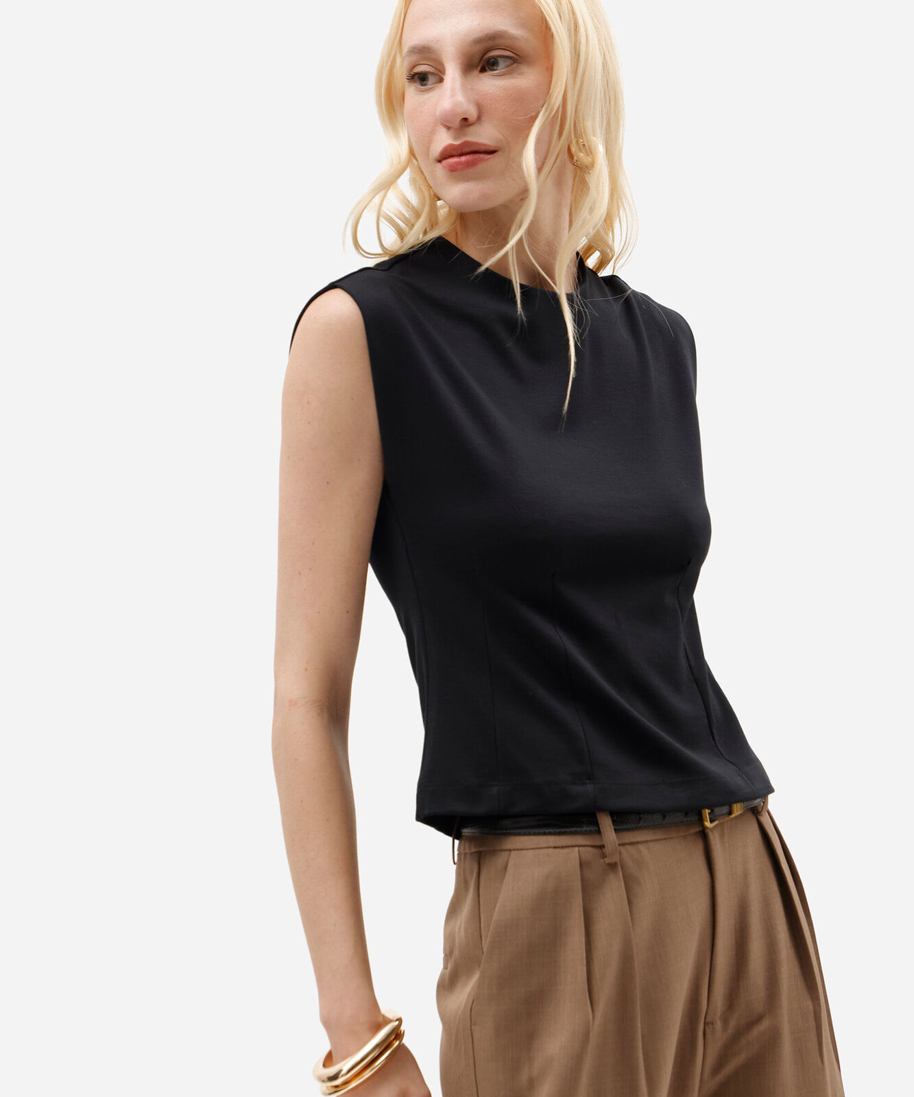 blusa muscle feminina decote redondo preta