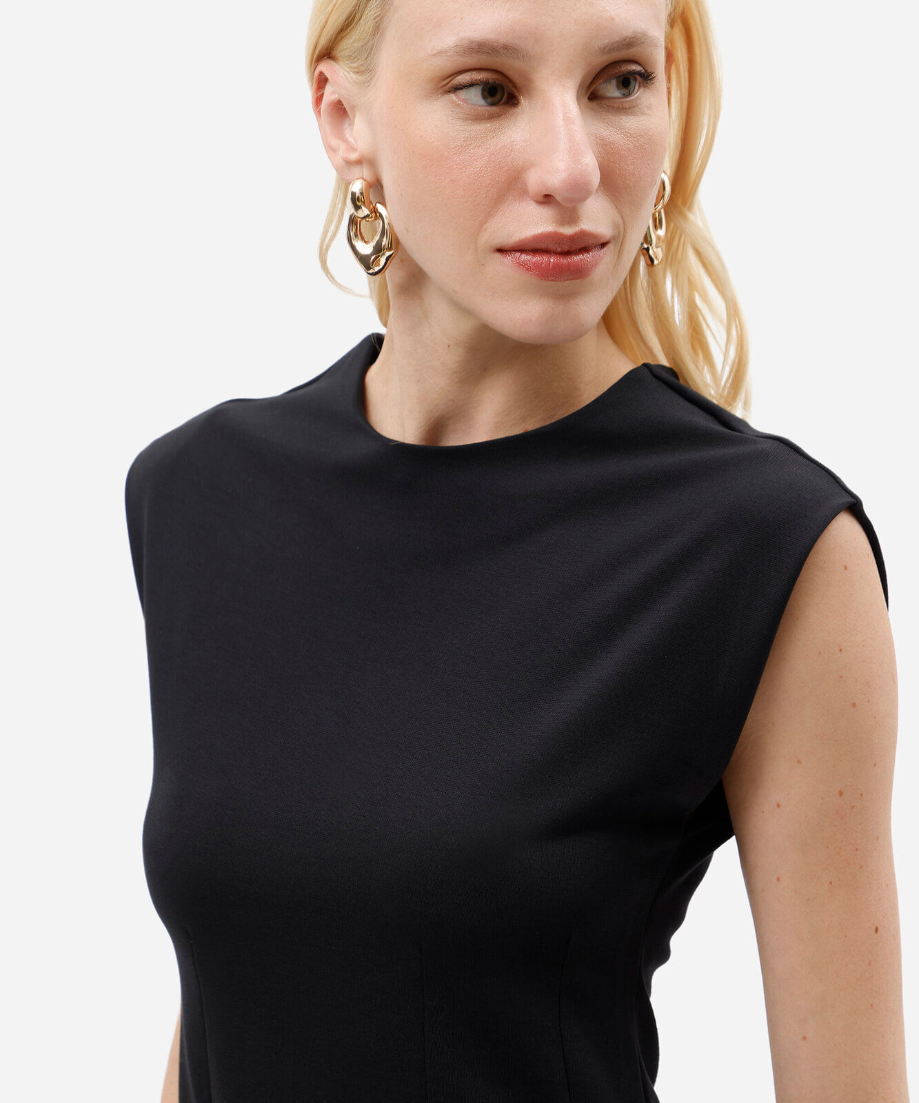 blusa muscle feminina decote redondo preta