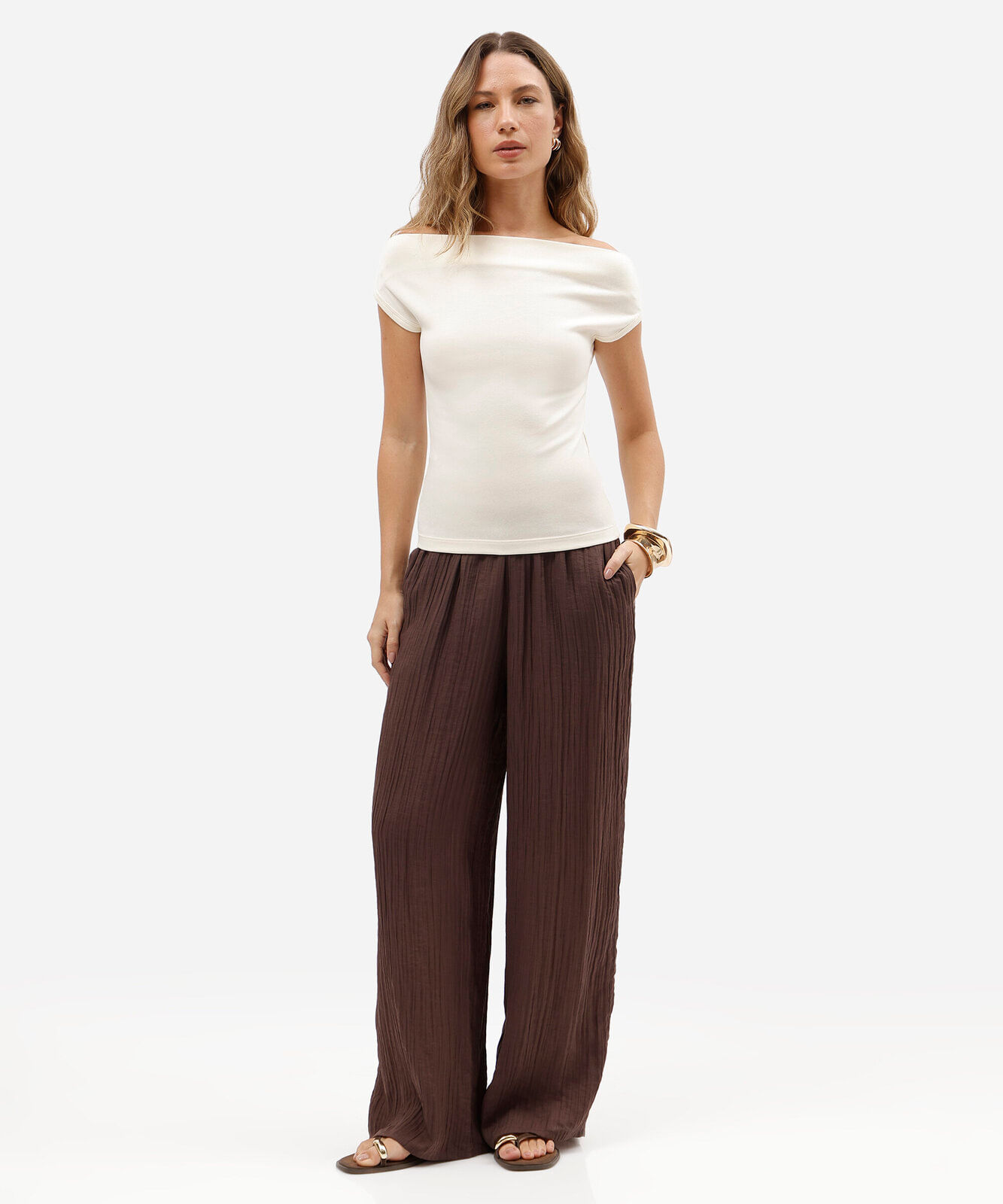 blusa feminina de algodão decote canoa manga curta bege