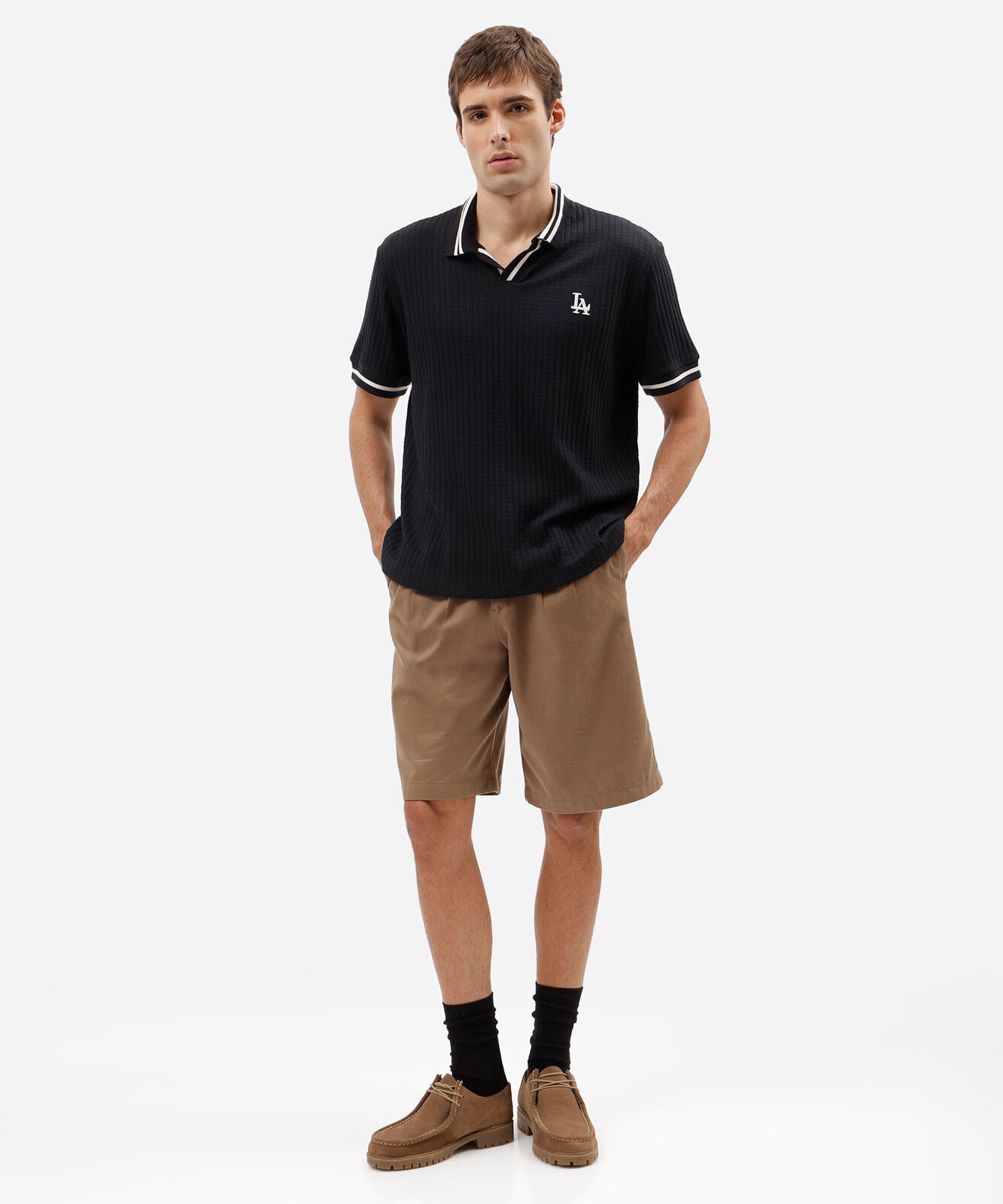 polo box fit masculina texturizada com bordado texturizada preta