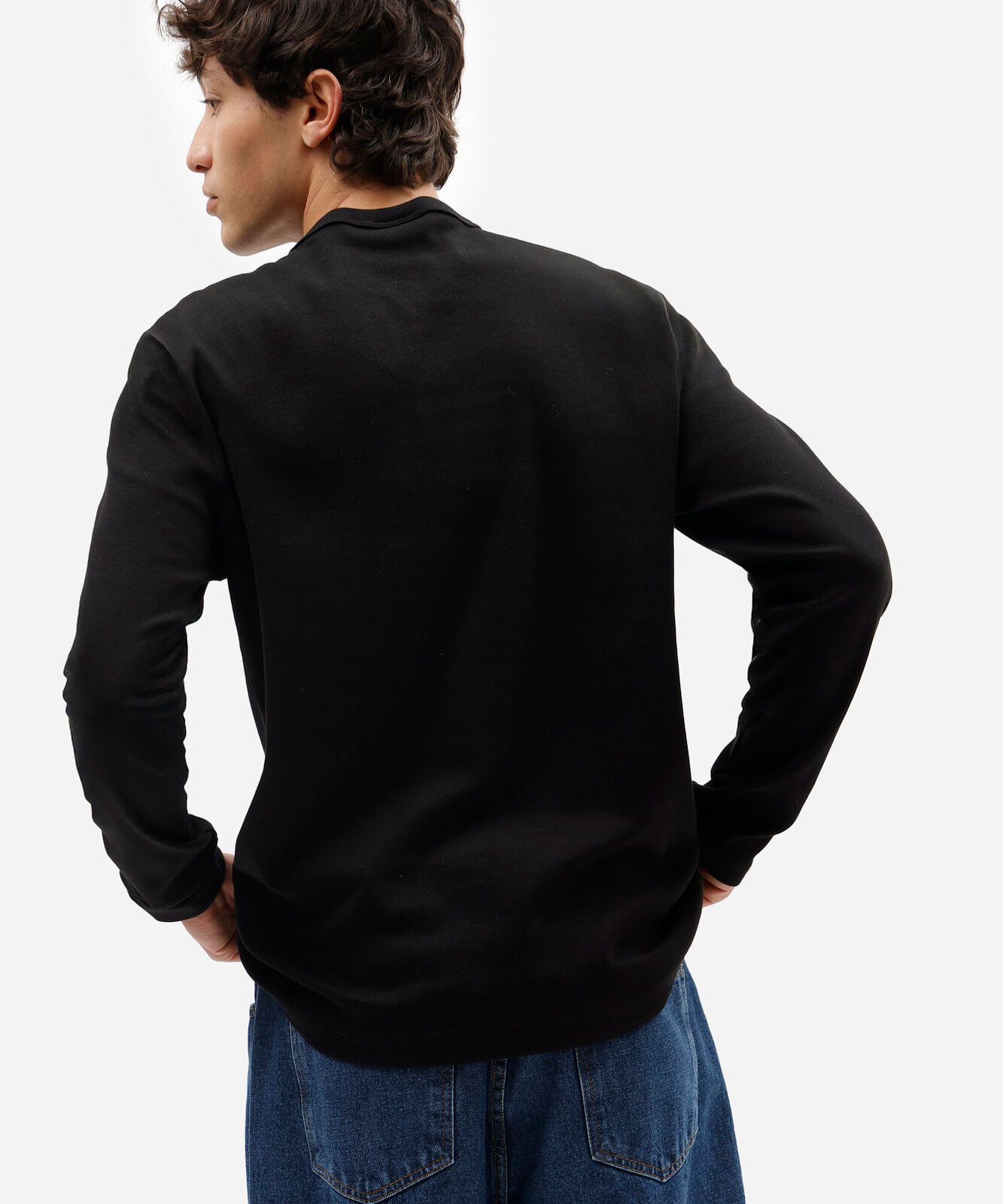 camiseta slim fit de algodão peruano gola henley manga longa preta
