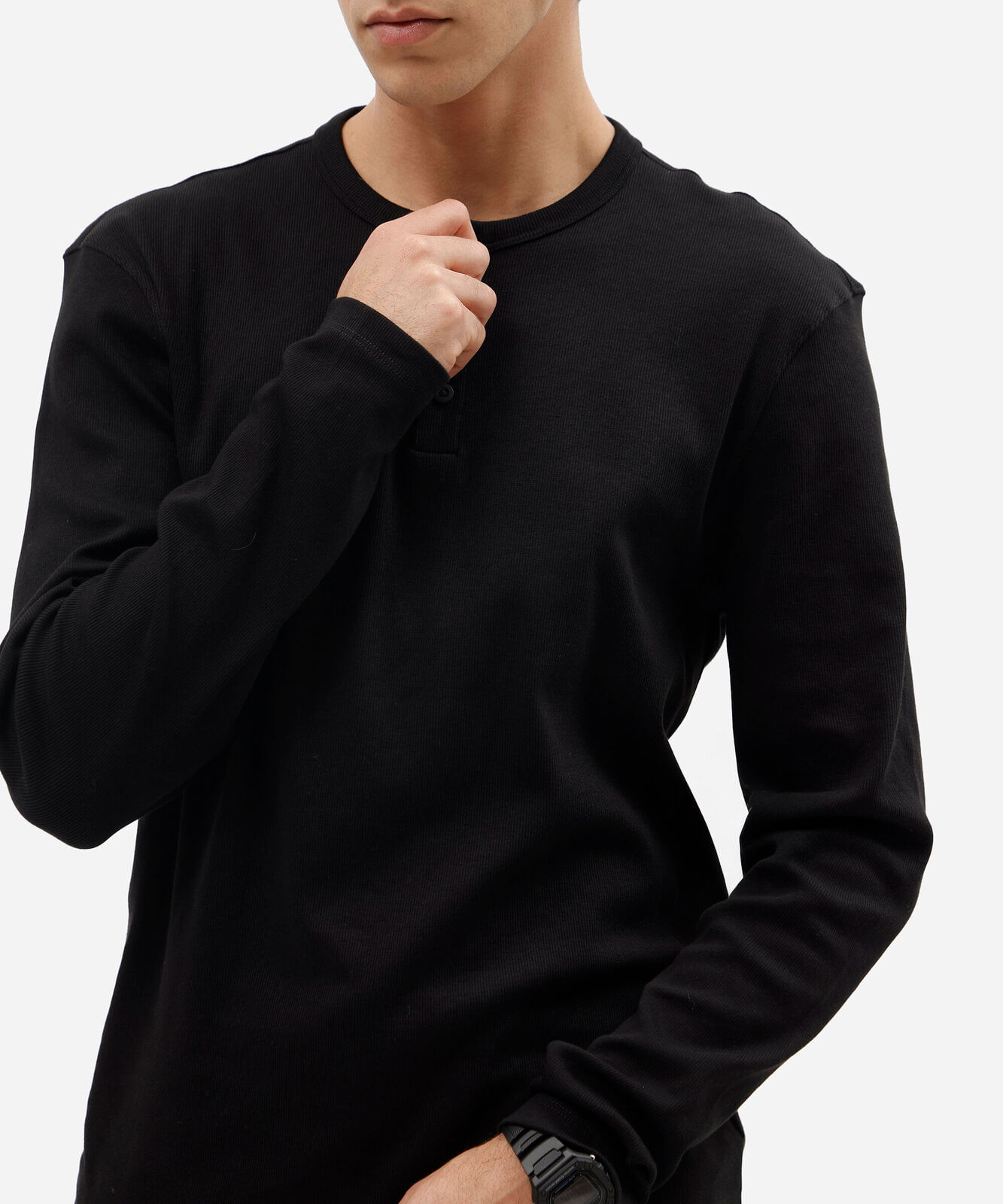 camiseta slim fit de algodão peruano gola henley manga longa preta