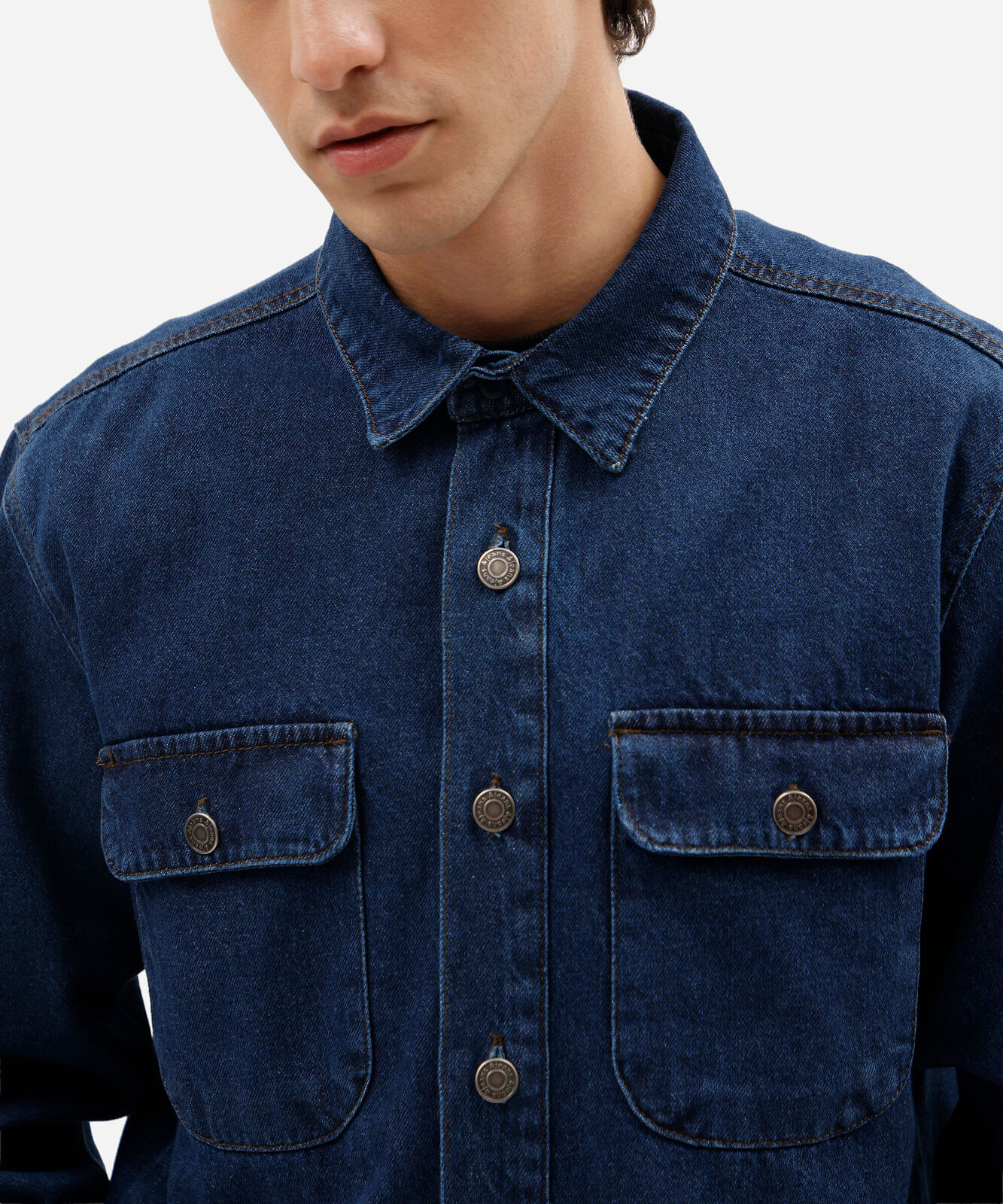 camisa masculina jeans manga longa com bolsos azul