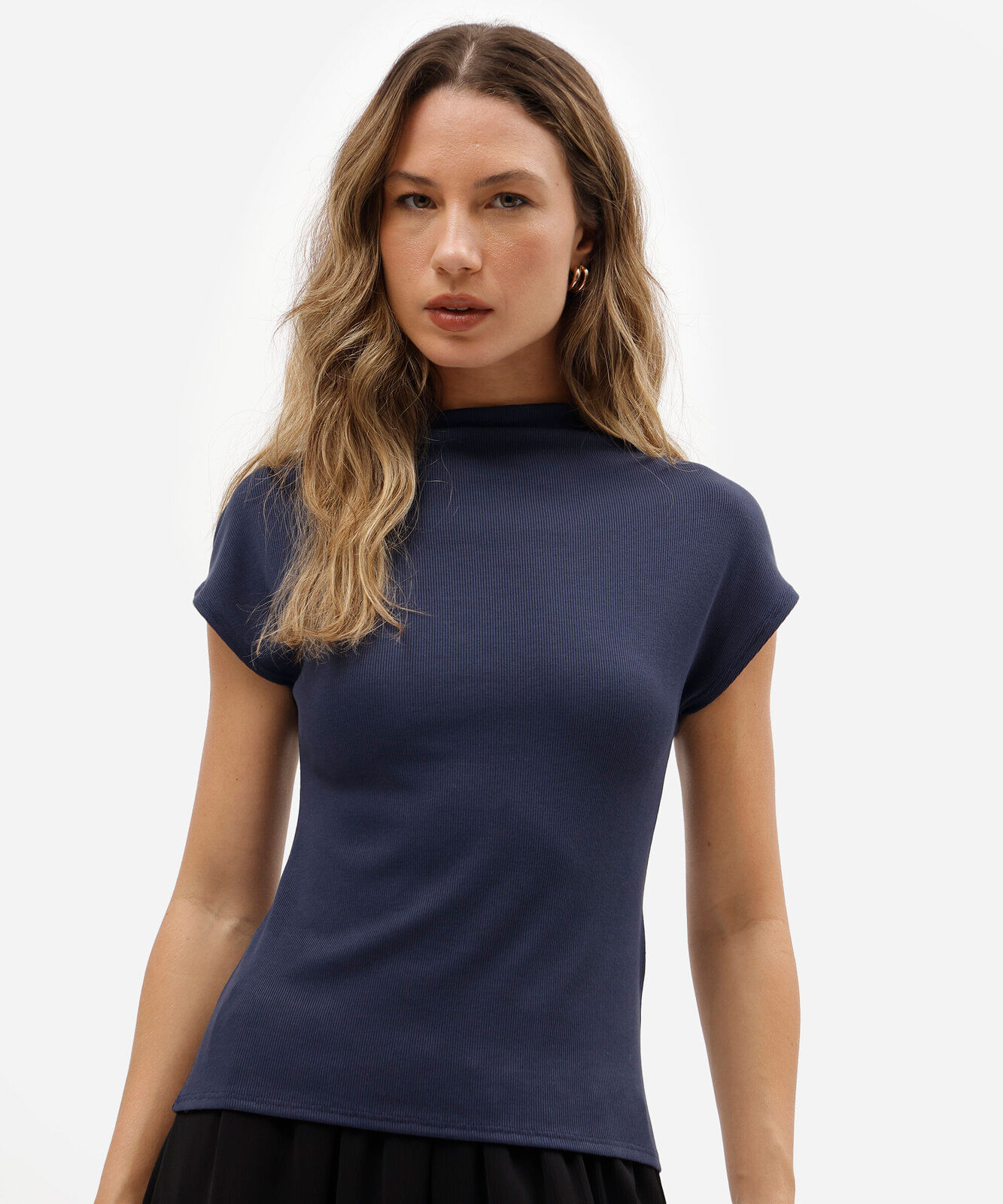 blusa feminina de viscose gola alta canelada azul