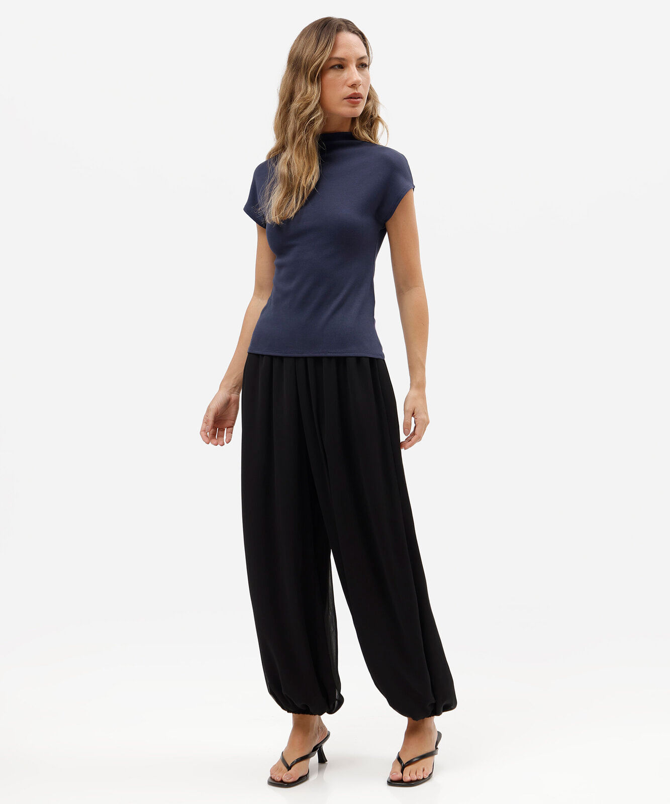 blusa feminina de viscose gola alta canelada azul