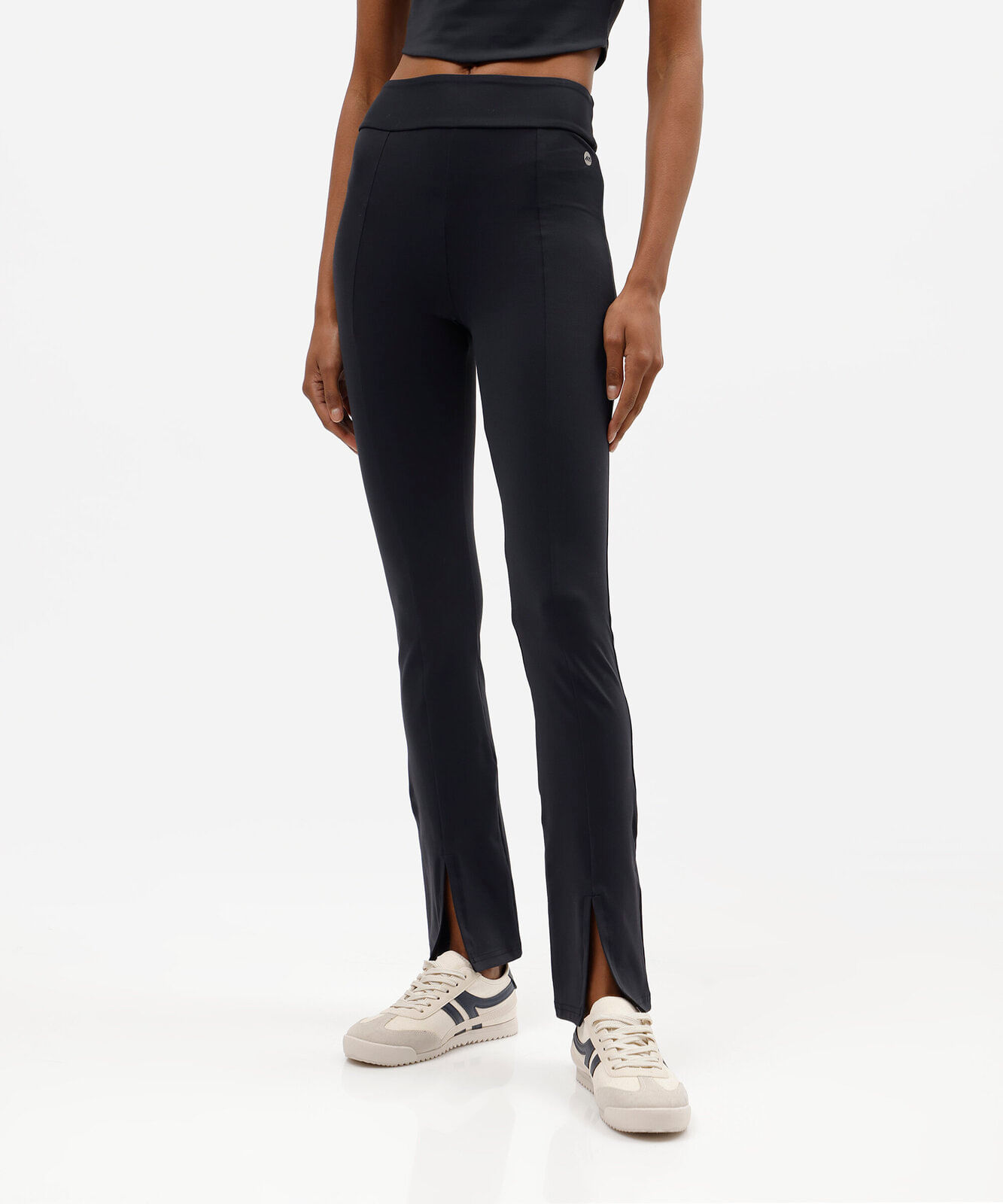 calça flare esportiva feminina com fenda preta