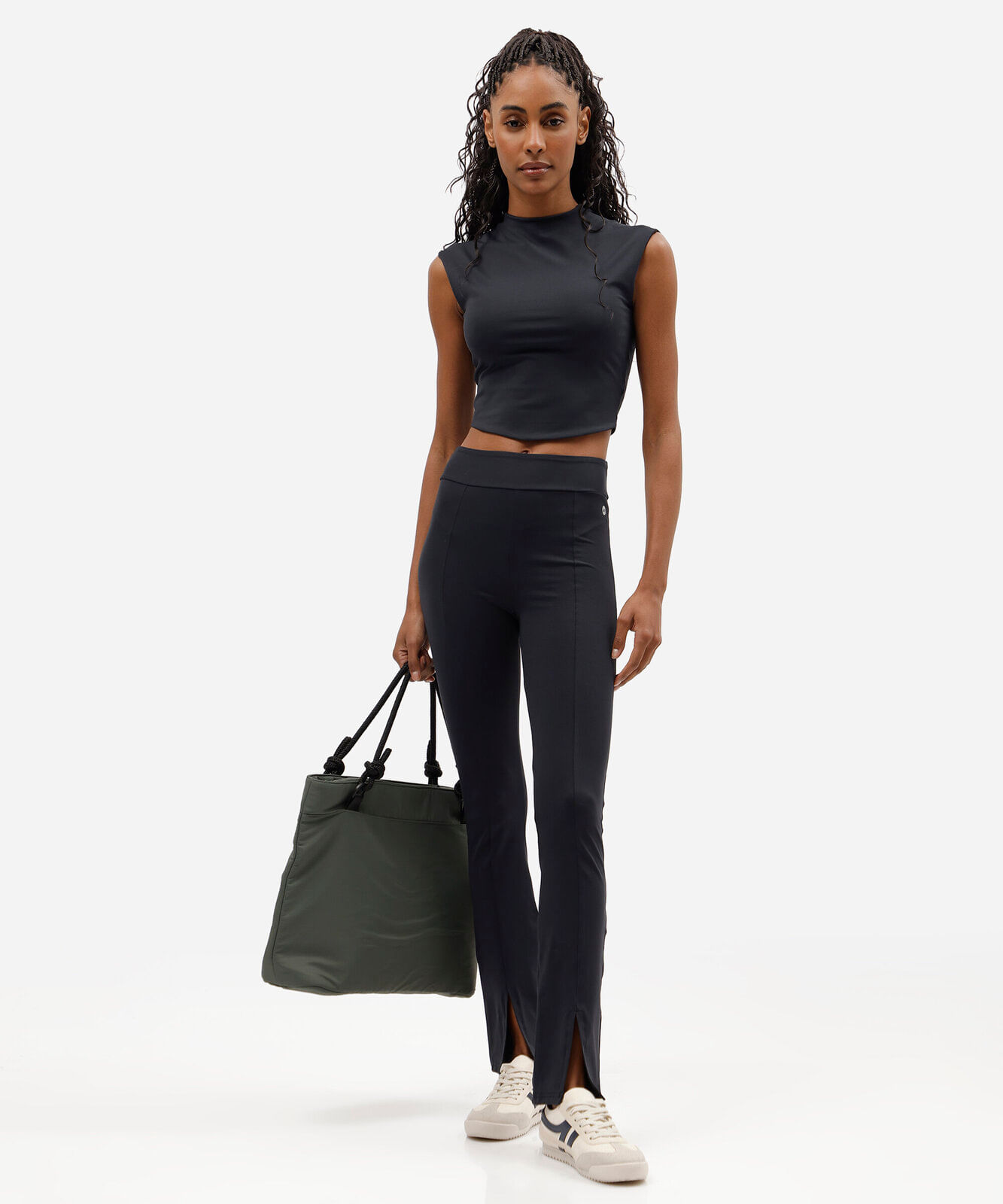 regata cropped esportiva feminina gola alta preta